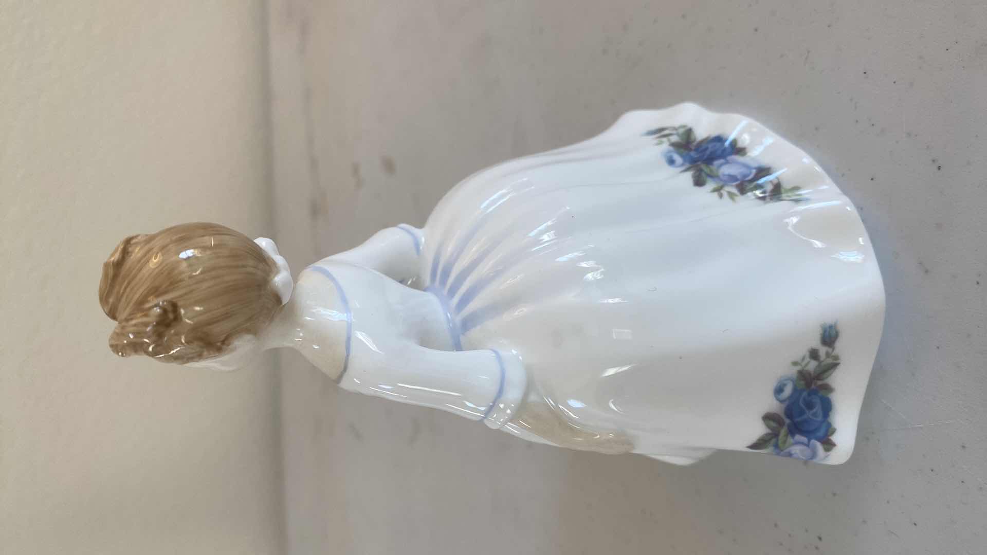 Photo 1 of ROYAL DOULTON RN3483 “MOONLIGHT ROSE” H5 1/2”