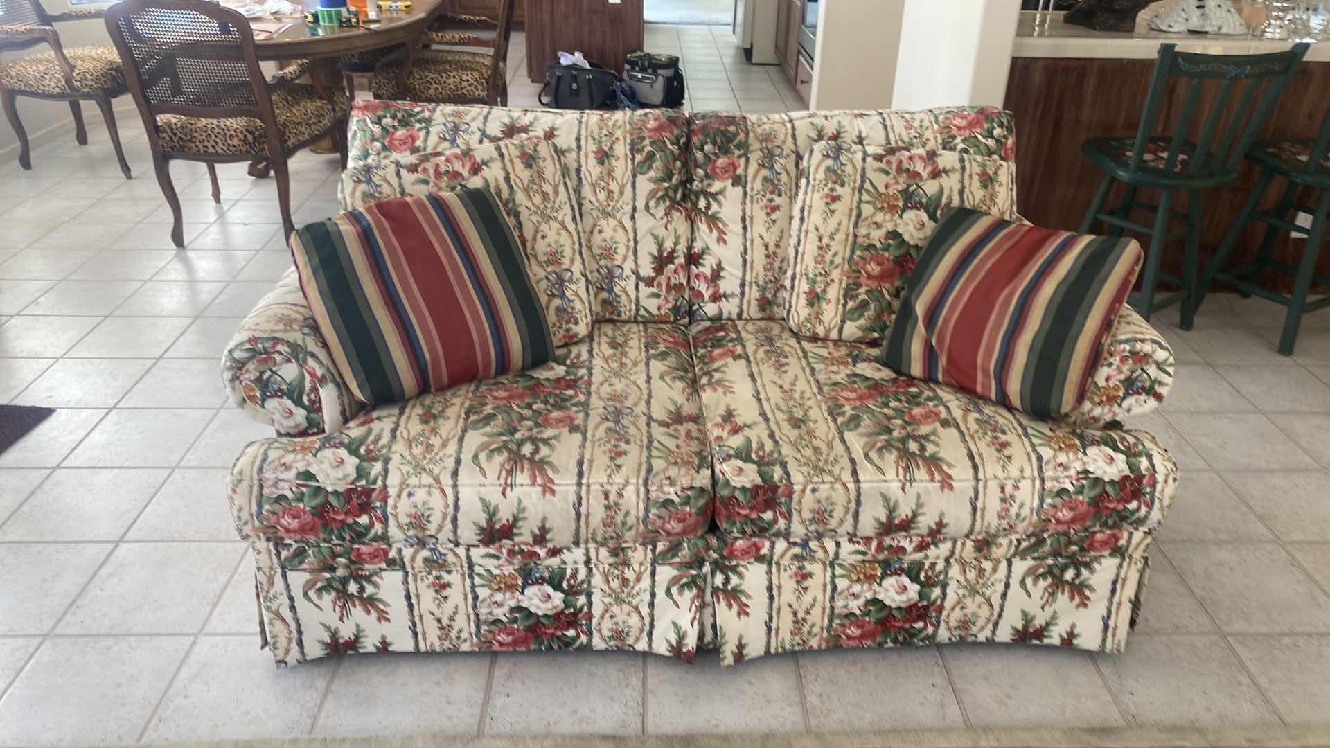 Photo 1 of 70” SOVEREIGN COLLECTION FLORAL FABRIC LIVE SEAT