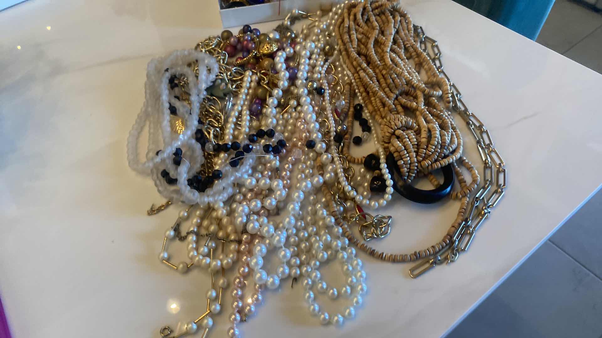 Photo 1 of BROKEN FASHION JEWELRY FOR CRAFTS OR PROJECTS