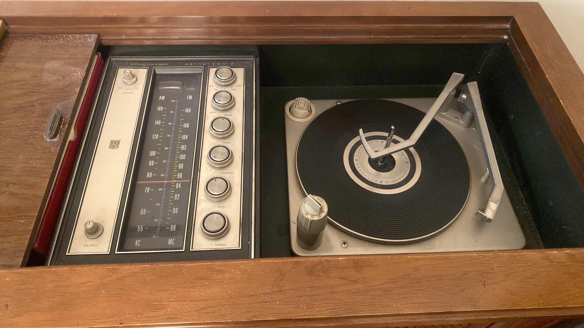 Photo 1 of VINTAGE MAGNAVOX ASTRONIC SERIES SOLID STATE STERO HI FI WITH STORAGE FOR ALBUMS 66” x 19 1/2” H29 1/2” (Tested)