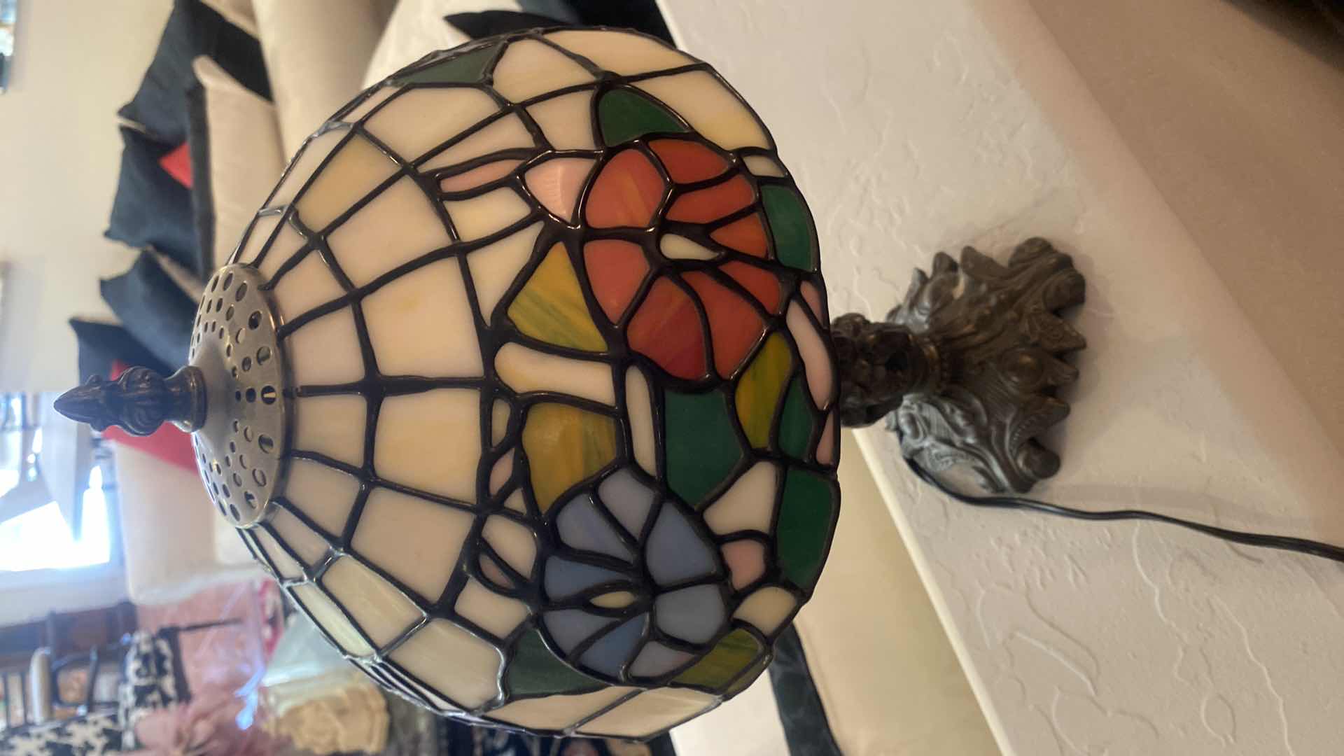 Photo 1 of STAIN GLASS DESK LAMP H16”