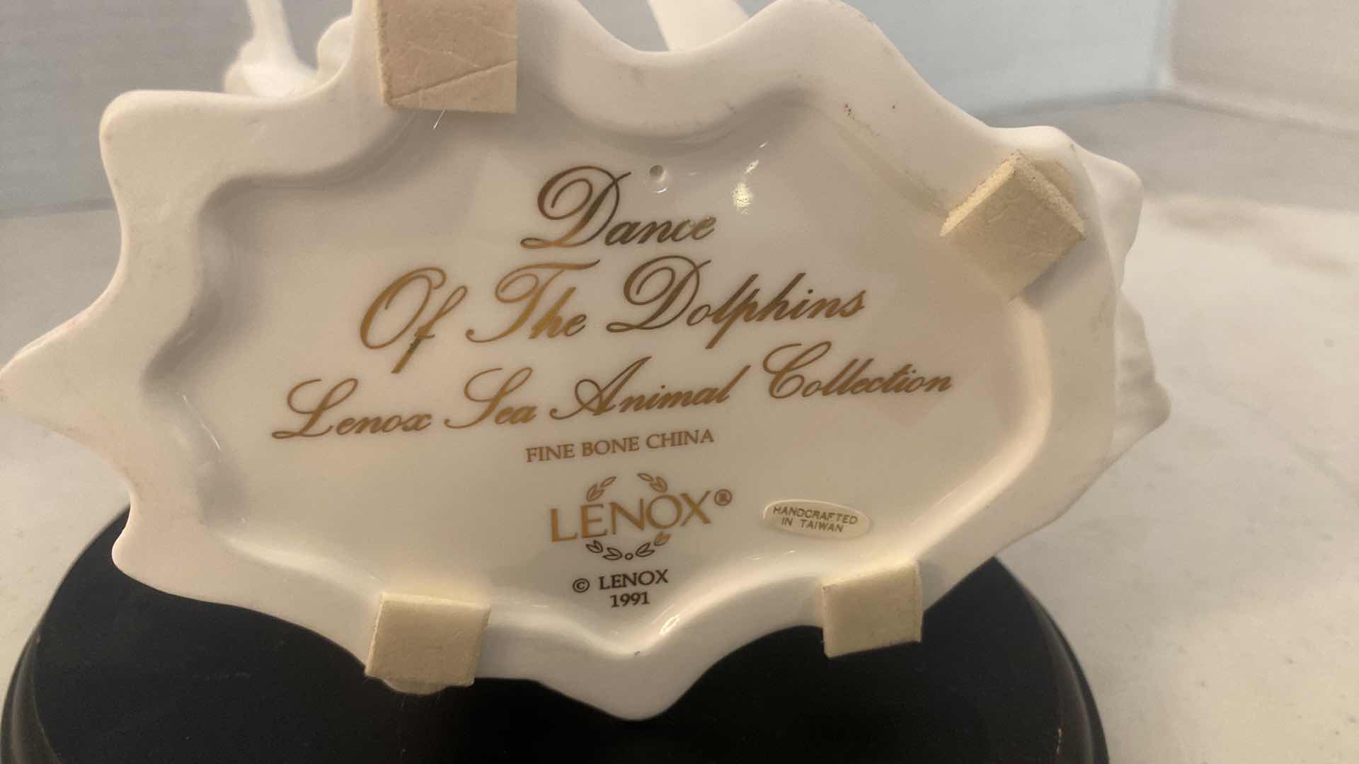 Photo 1 of LENOX CHINA 1991 “DANCE OF THE DOLPHINS” FIGURINE 7” x 6 1/2”