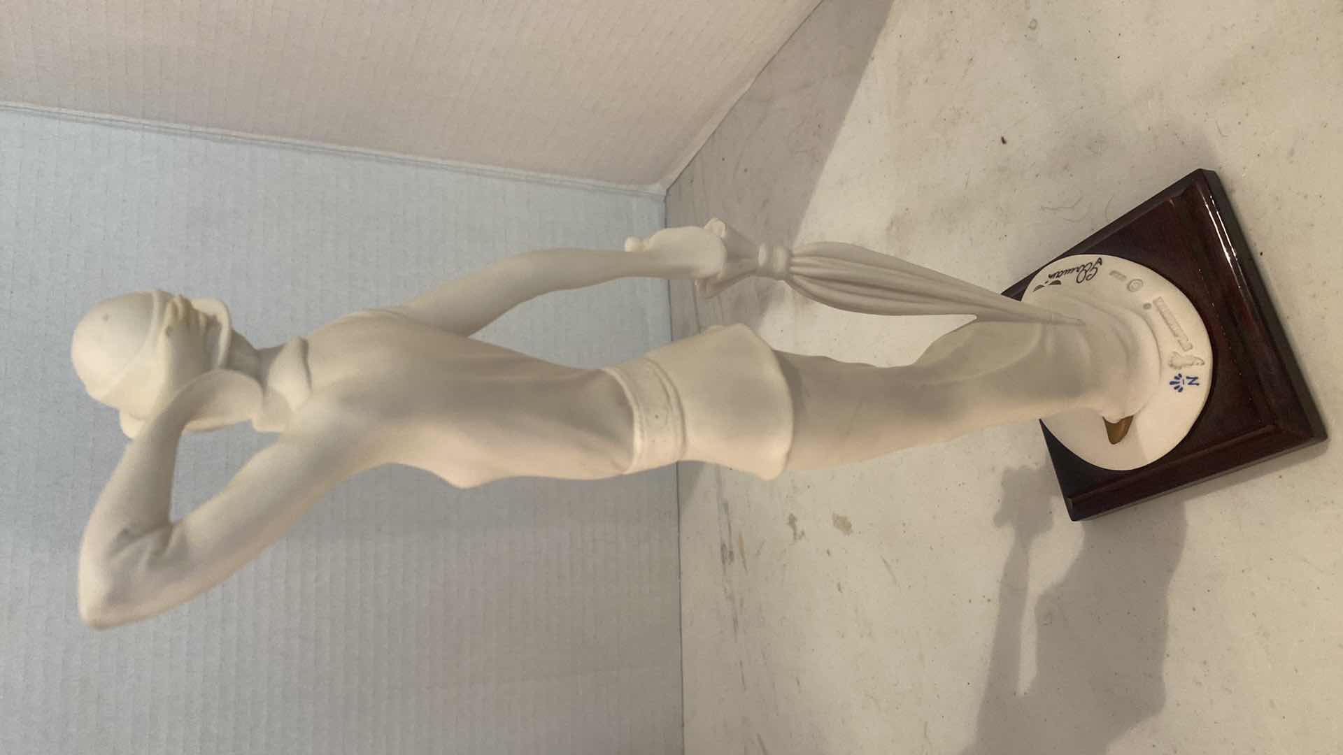 Photo 1 of GIUSEPPE ARMANI FLORENCE ART DECOR STATUE H12 1/2”