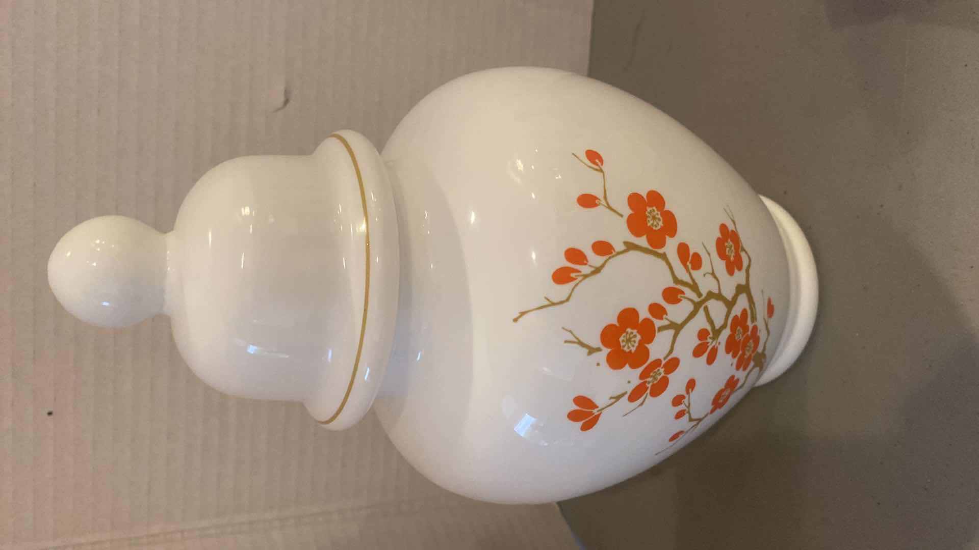 Photo 1 of WAX ROSE & CHINA GINGER JAR FROM ITALY H10”
