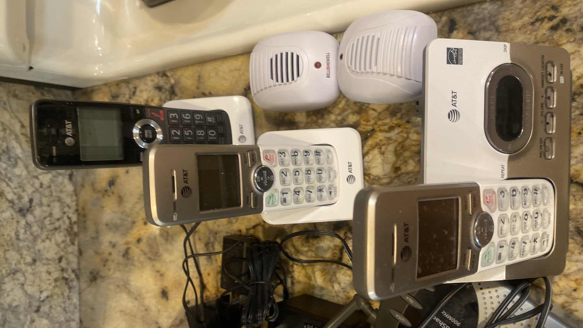 Photo 1 of ASSORTED ELECTRONICS