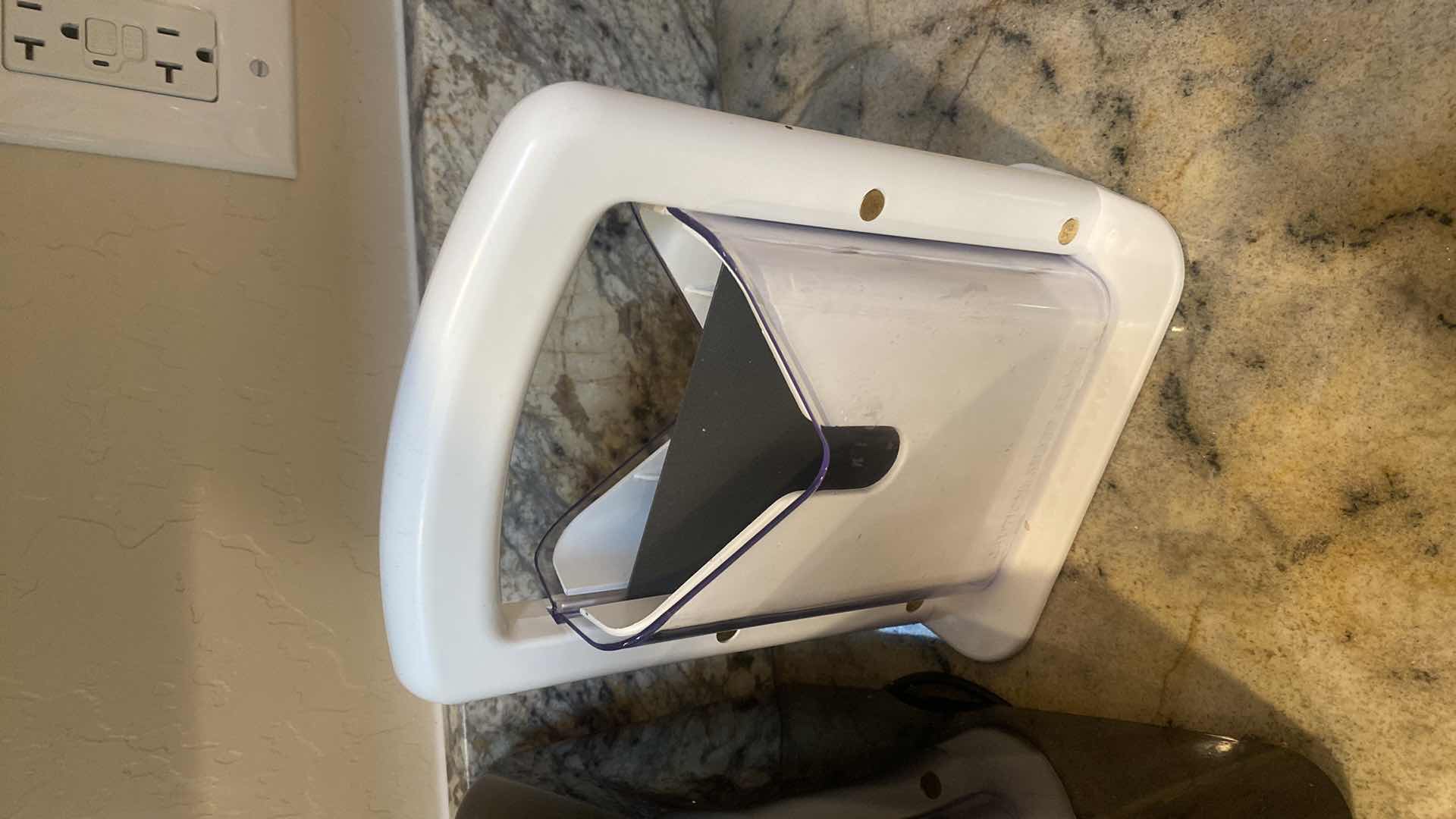 Photo 1 of KNIFES JAR OPENER BAGEL SLUCER & TOASTER