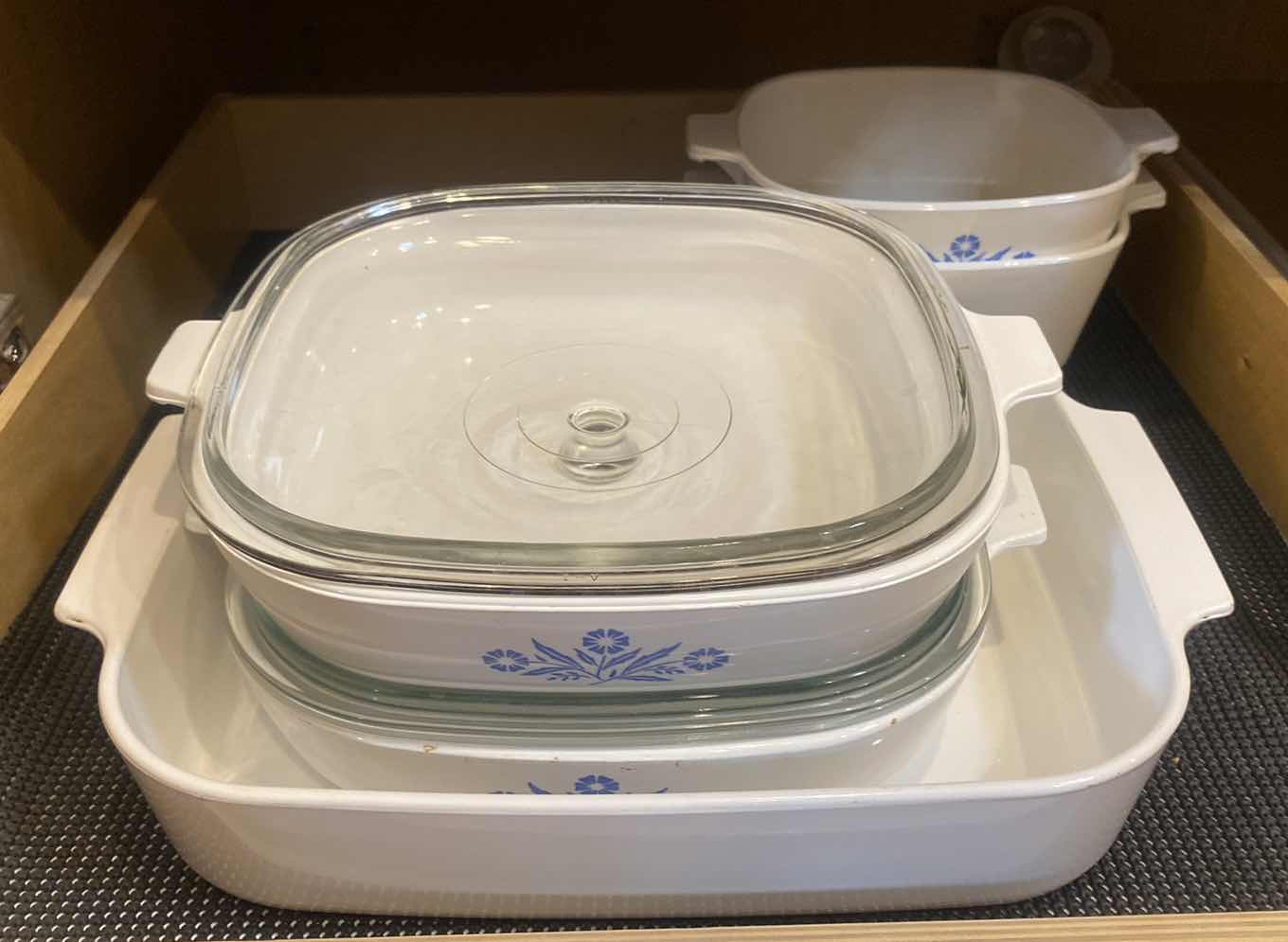 Photo 1 of CONTENTS OF CABINET - 1 SHELF 7 CORNINGWARE