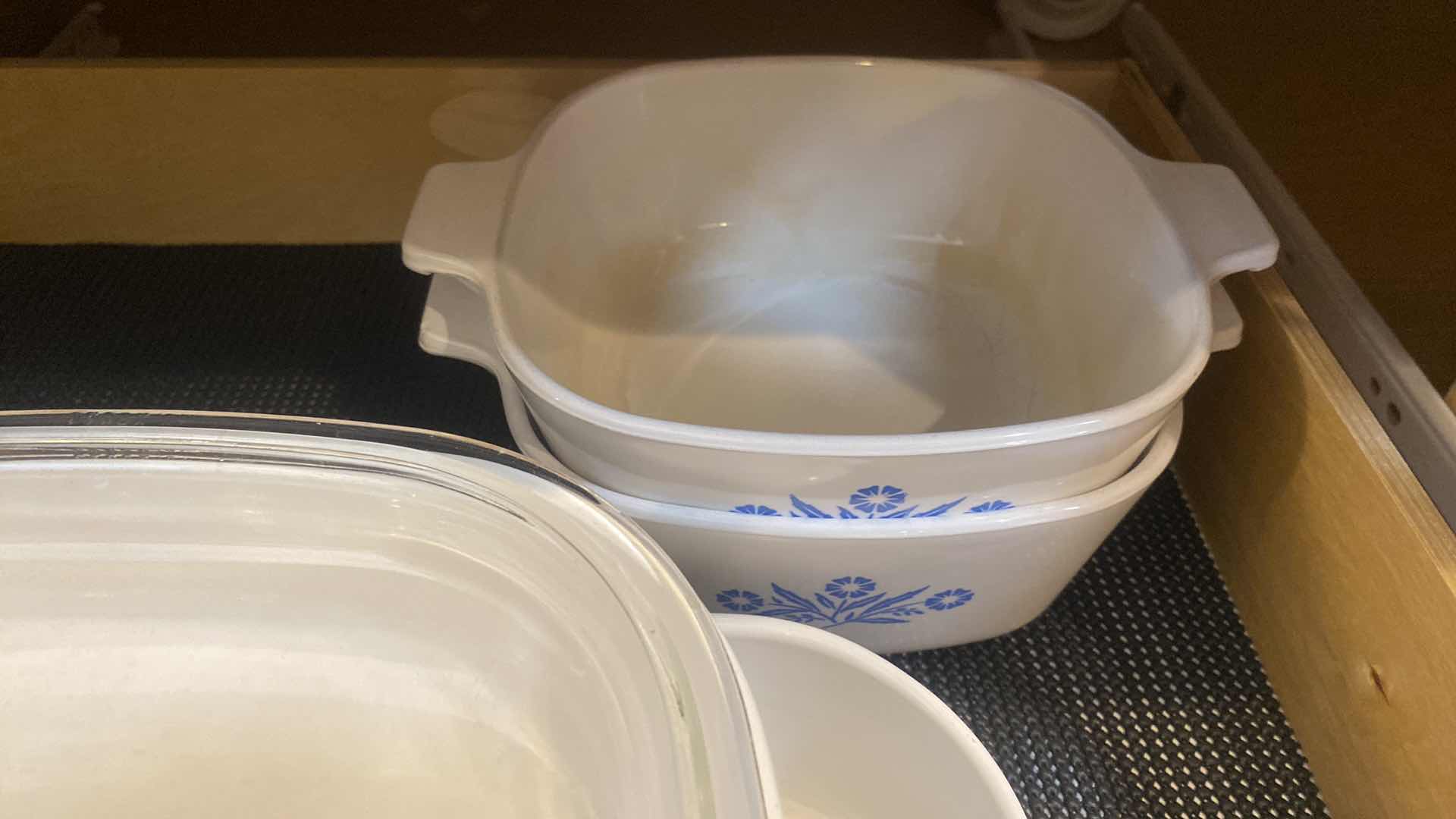 Photo 1 of CONTENTS OF CABINET - 1 SHELF 7 CORNINGWARE