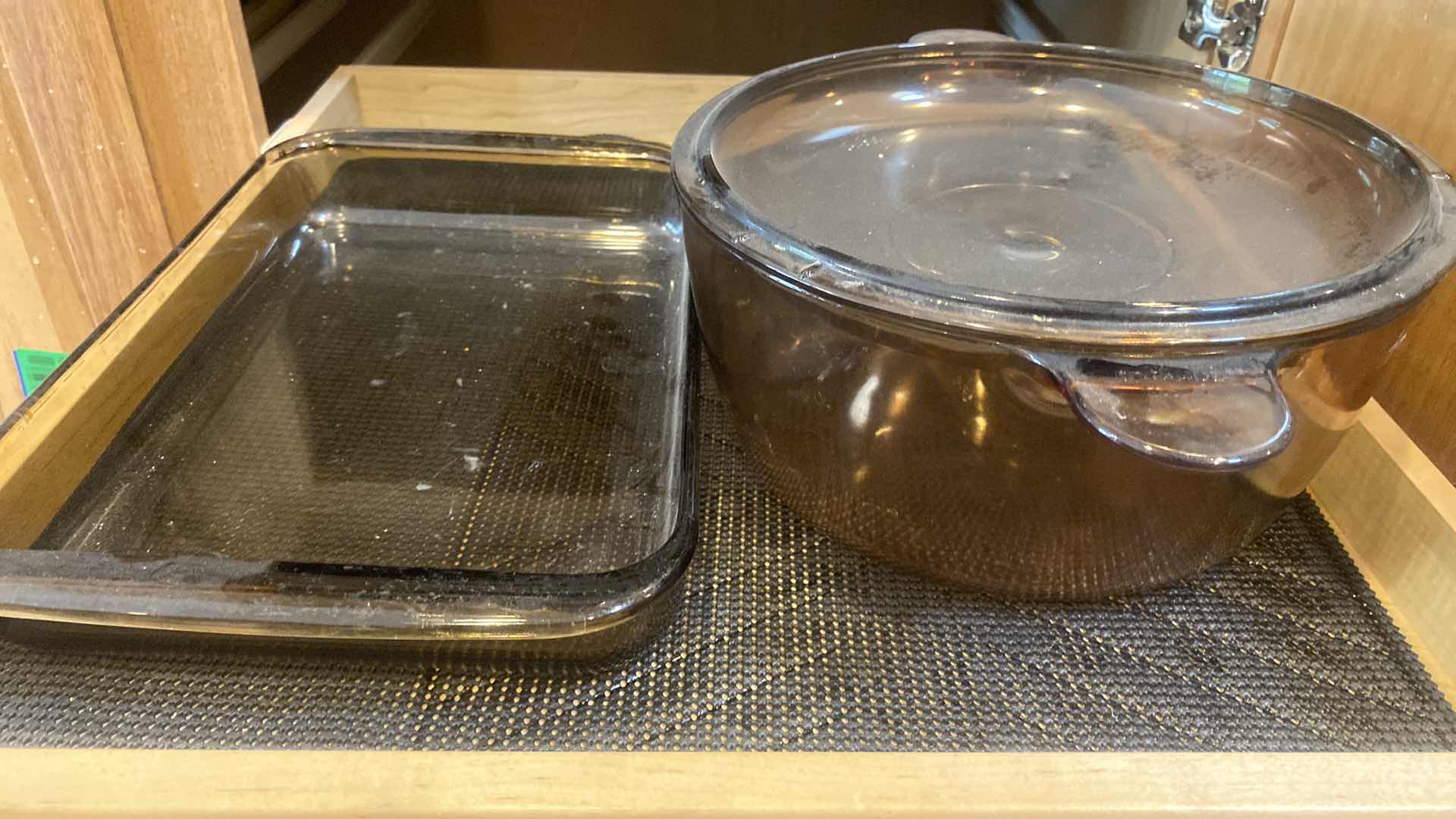 Photo 1 of CONTENTS OF CABINET - BAKEWARE & WALL VEGETABLE HANGING
