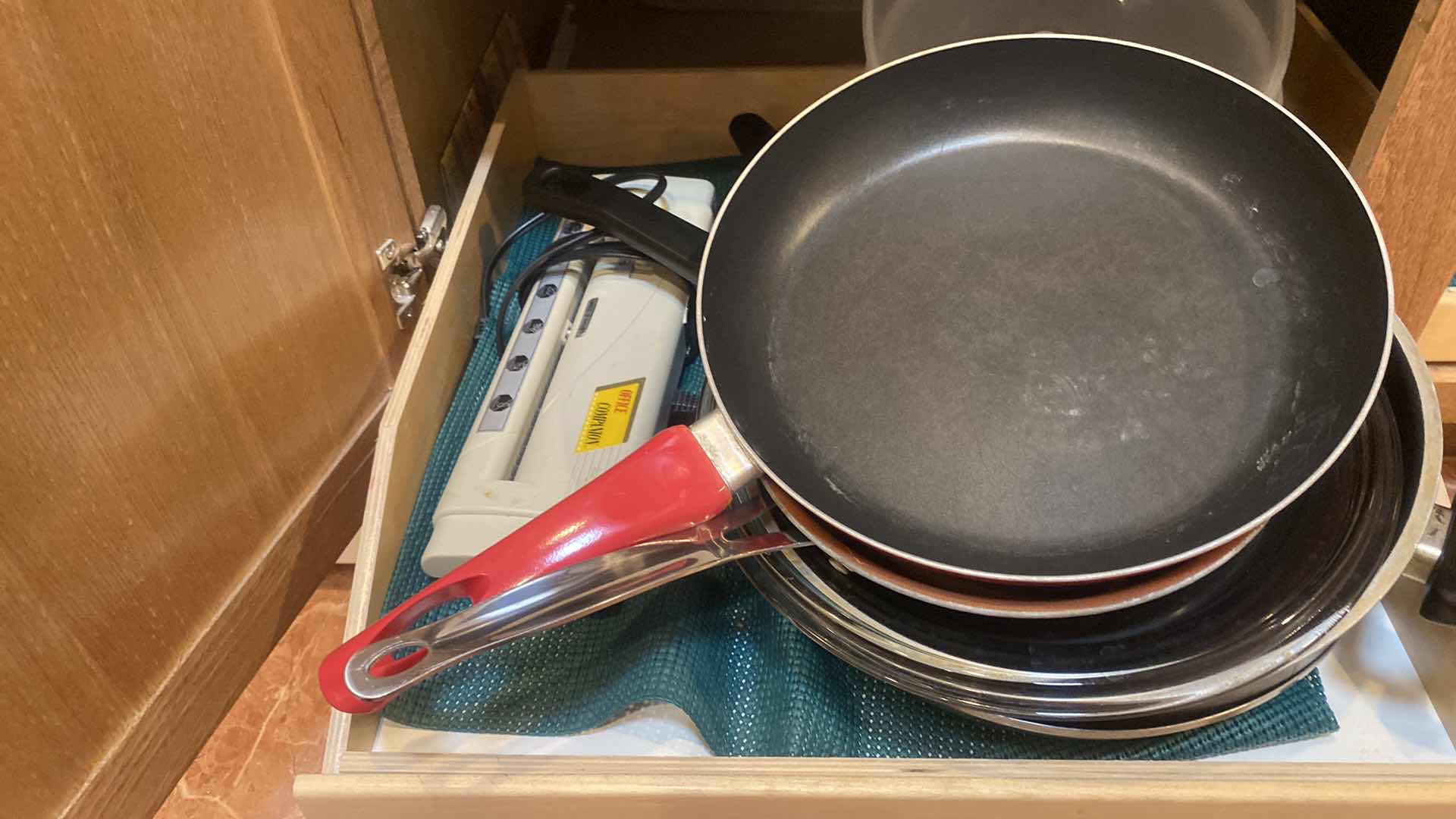 Photo 1 of CONTENTS OF CABINET - TEA KETTLE & PANS