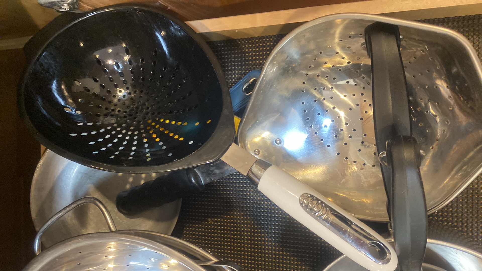 Photo 1 of CONTENTS OF CABINET - POTS   PANS & COLLANDERS