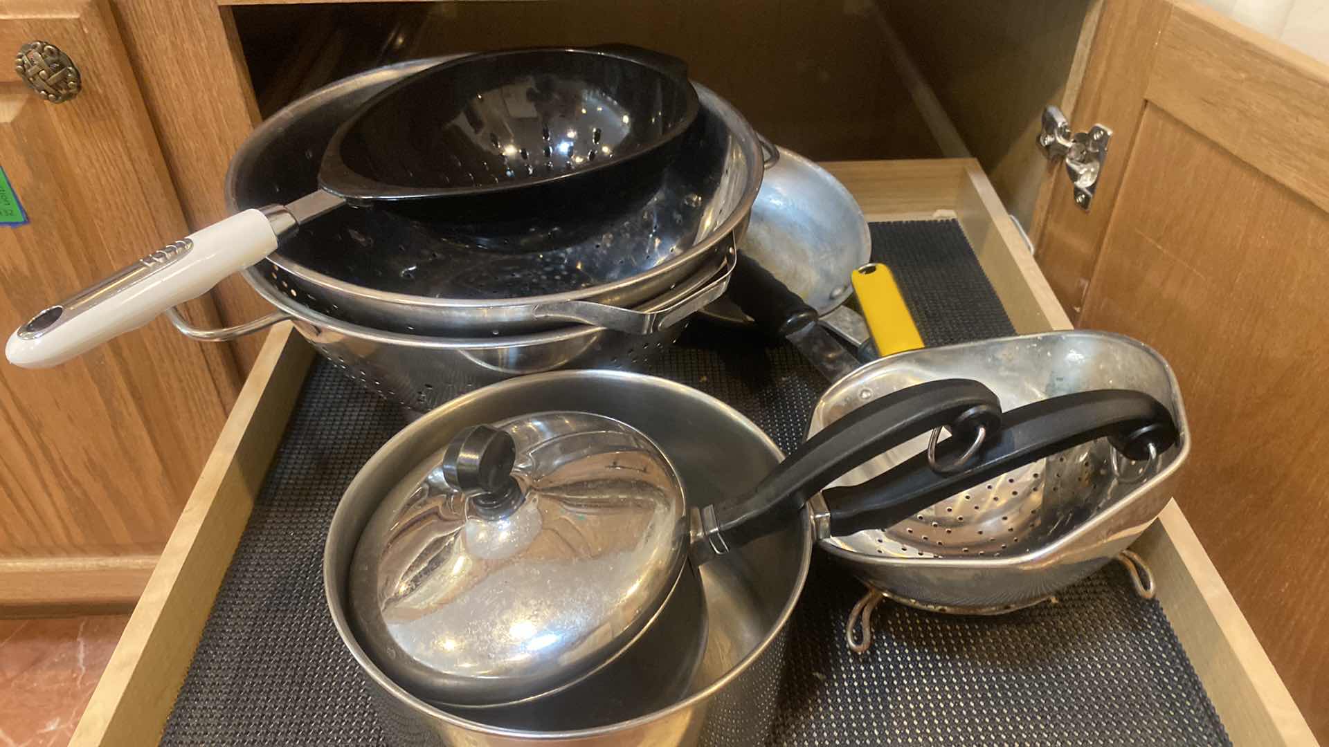 Photo 1 of CONTENTS OF CABINET - POTS   PANS & COLLANDERS