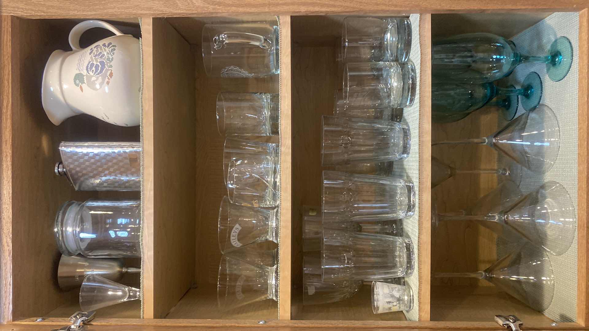 Photo 1 of CONTENTS OF CABINET - GLASSES & STEMWARE
