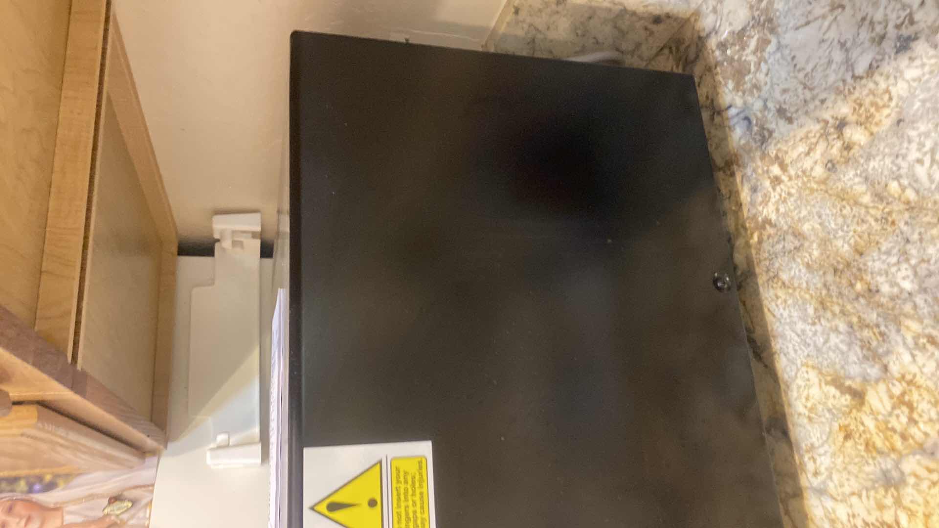 Photo 1 of GE MICROWAVE 20 1/2” x 14 1/2” H 13”