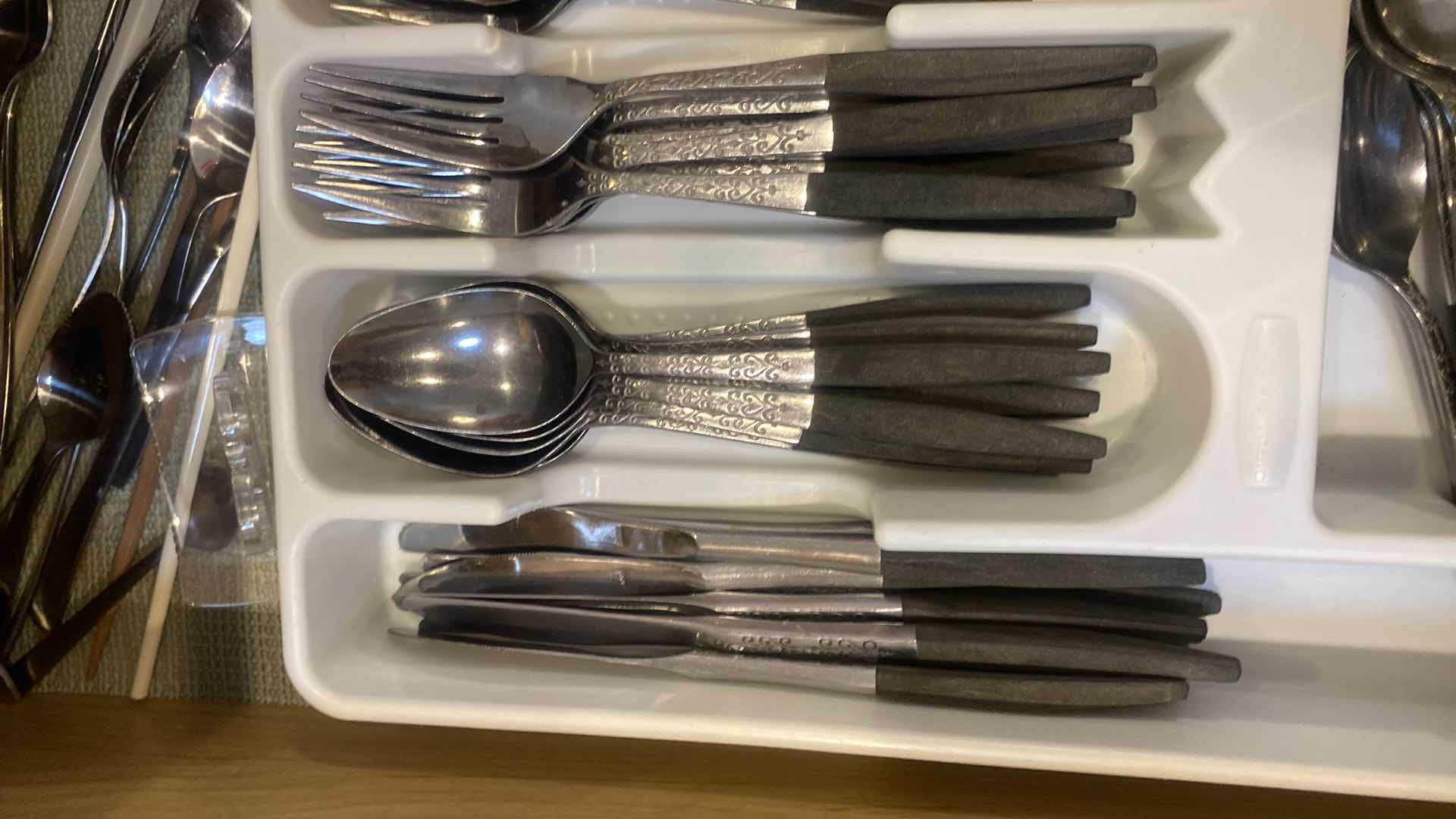 Photo 1 of CONTENTS OF CABINET - SILVERWARE