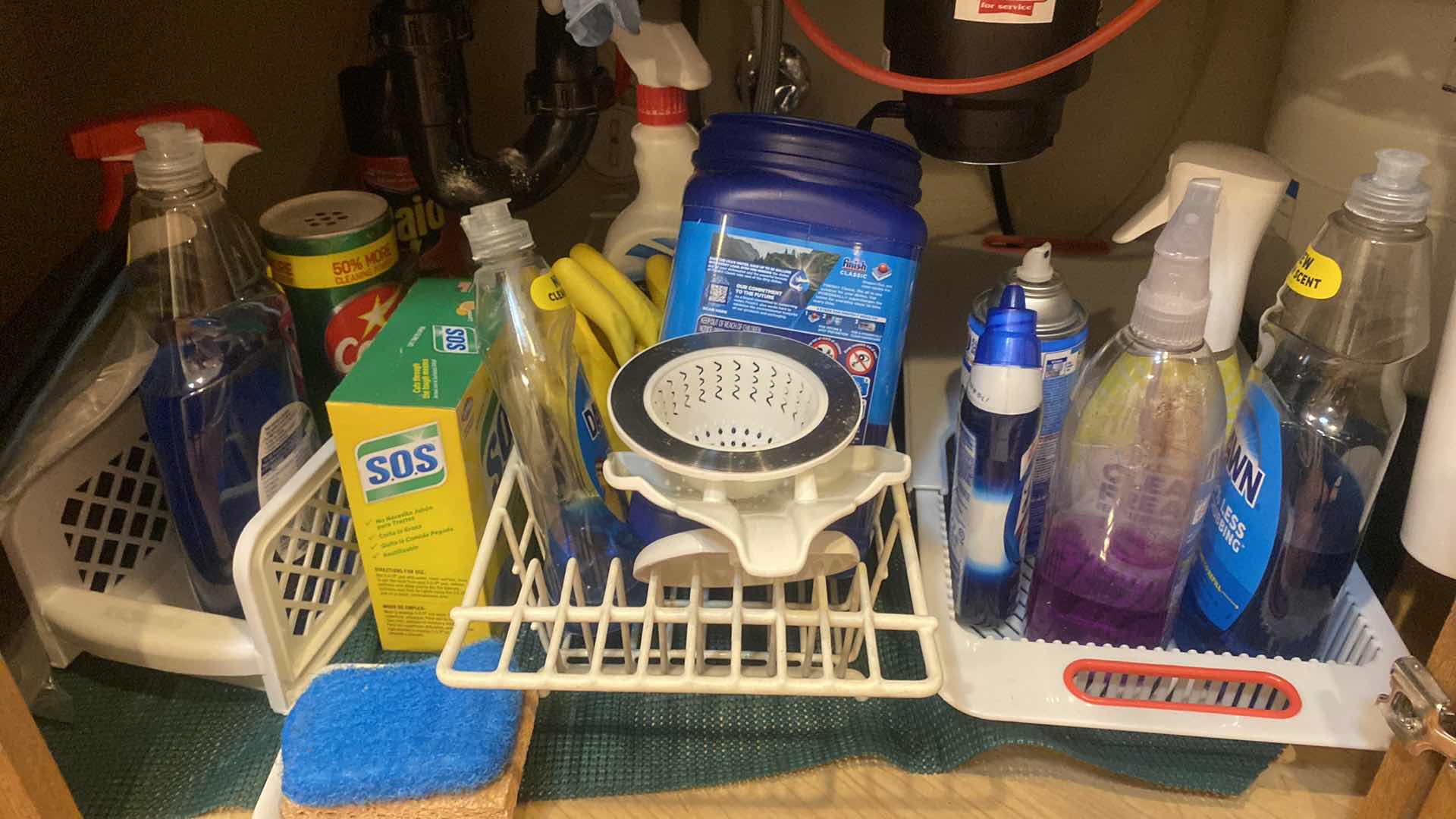 Photo 1 of CONTENTS OF CABINET - KITCHEN & CLEANING SUPPLIES