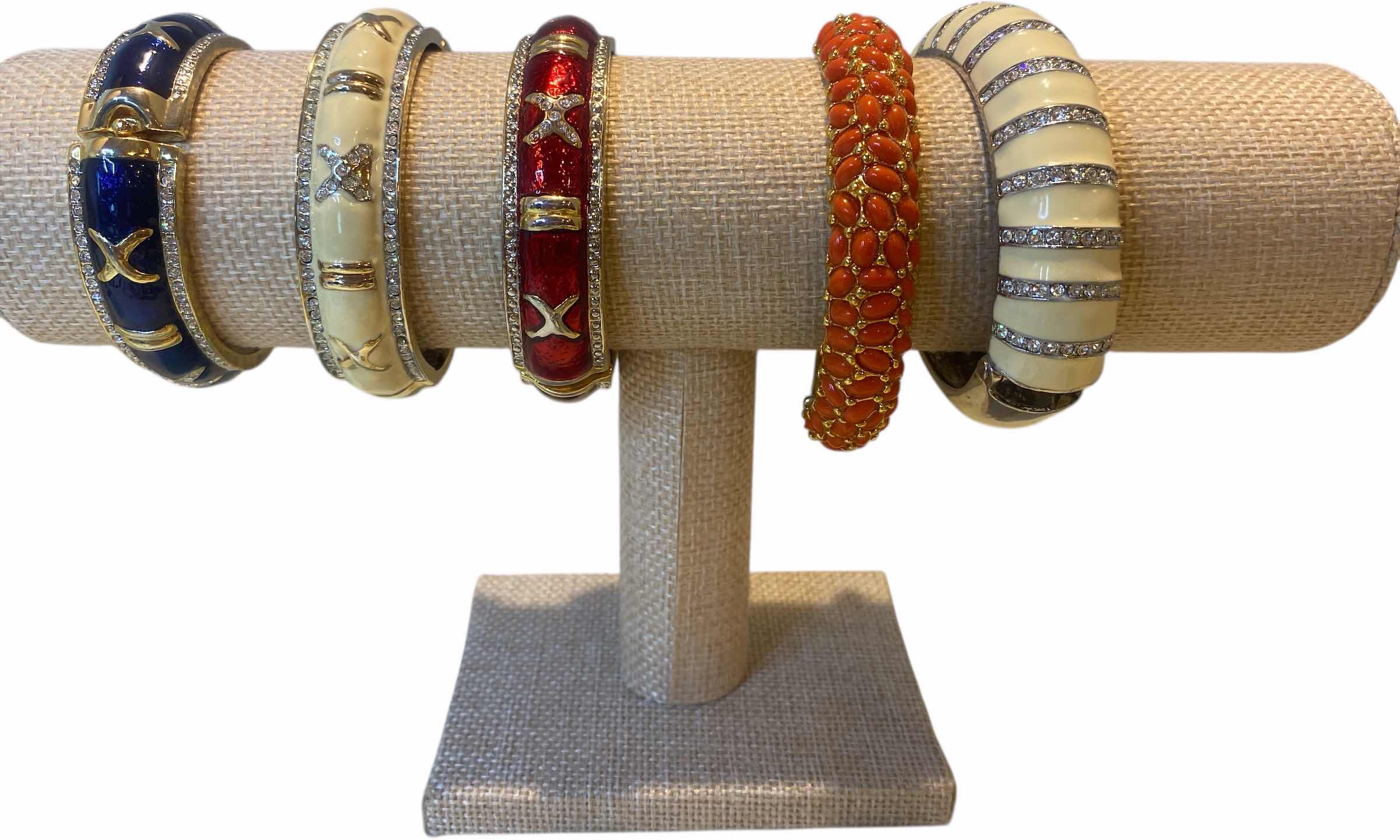 Photo 1 of 5 - BRACELETS FASHION JEWELRY