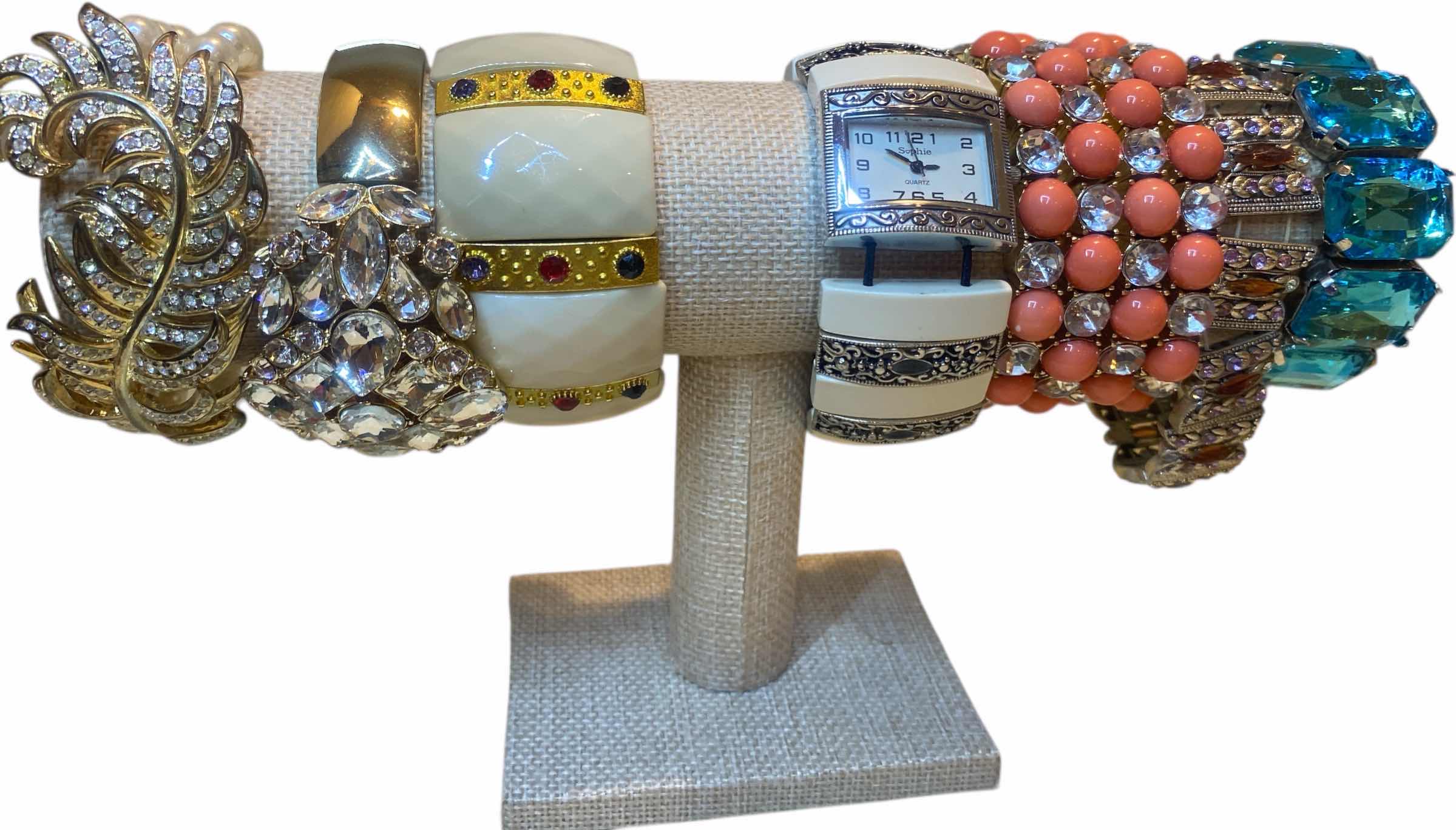 Photo 1 of 7 - BRACELETS FASHION JEWELRY