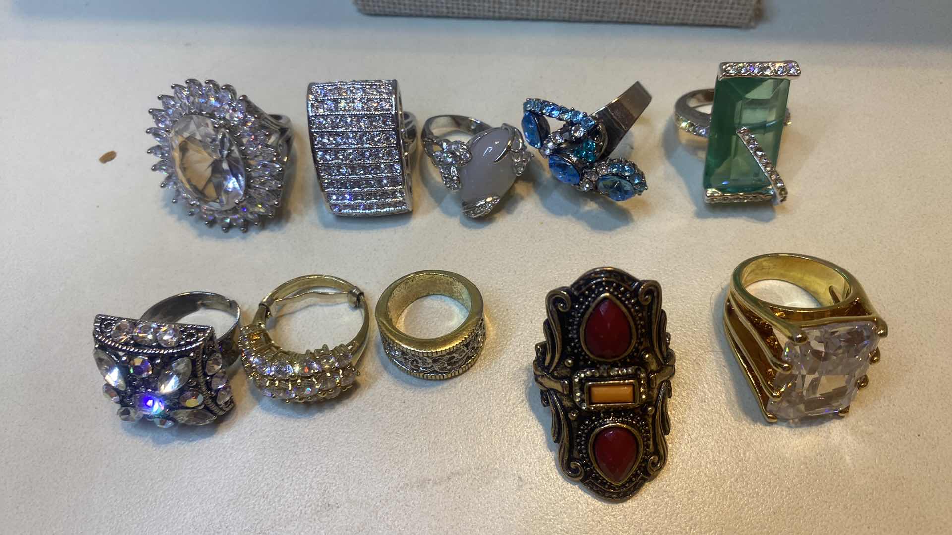 Photo 1 of 10 - FASHION JEWELRY RINGS VARIOUS SIZES