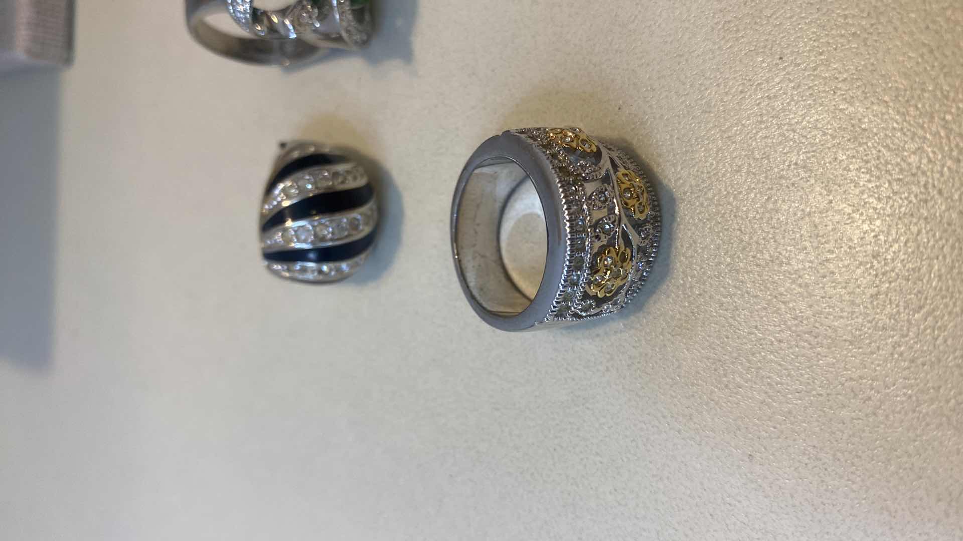 Photo 1 of 6 - FASHION JEWELRY RINGS VARIOUS SIZES