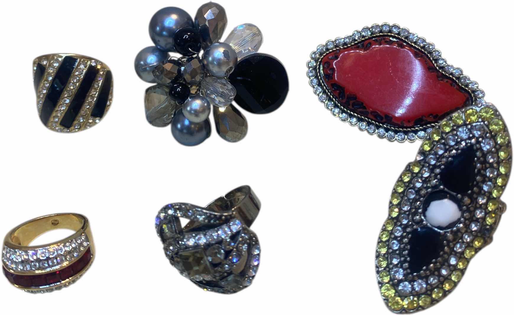 Photo 1 of 6 - FASHION JEWELRY RINGS VARIOUS SIZES