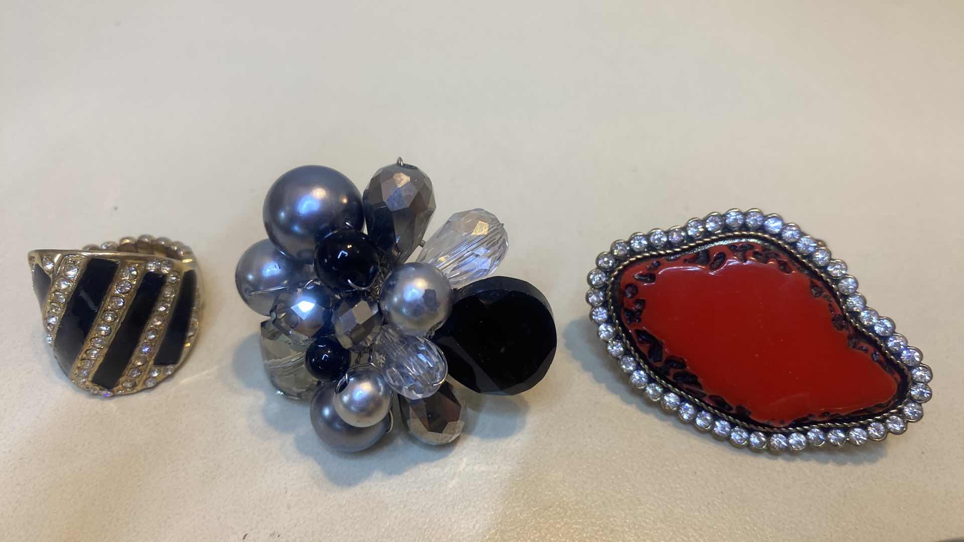 Photo 1 of 6 - FASHION JEWELRY RINGS VARIOUS SIZES