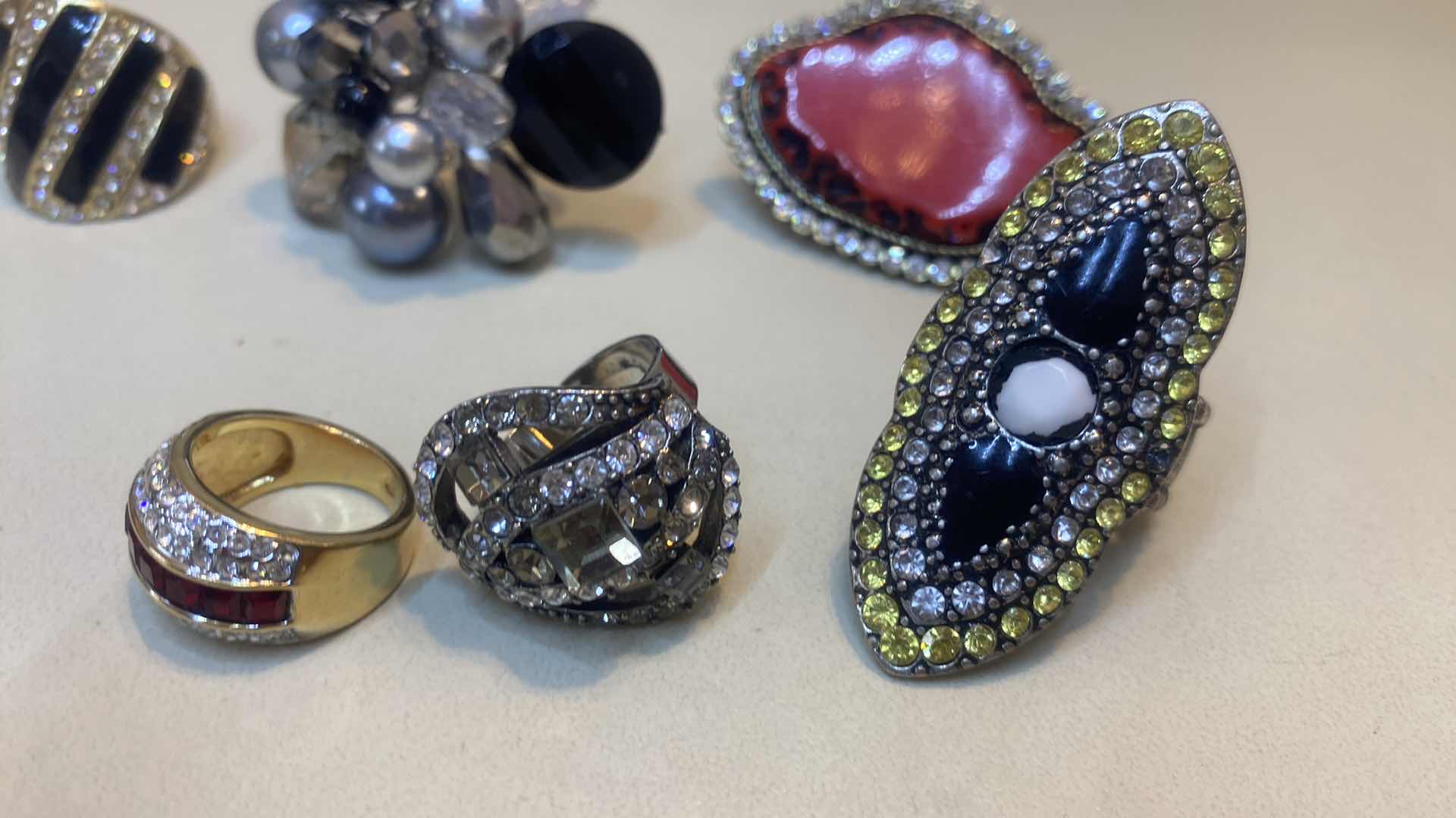 Photo 1 of 6 - FASHION JEWELRY RINGS VARIOUS SIZES