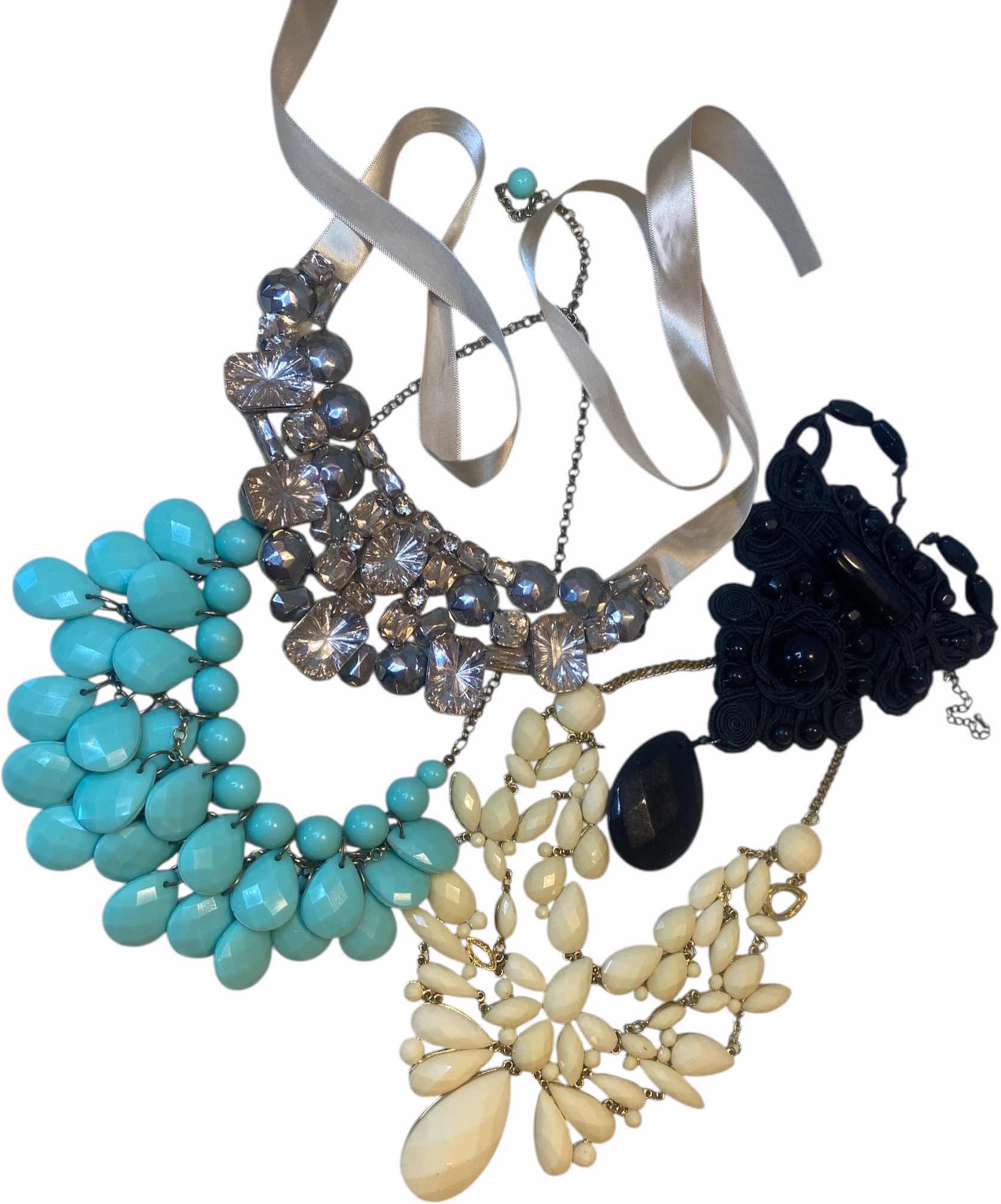 Photo 1 of 4 - NECKLACES FASHION JEWELRY