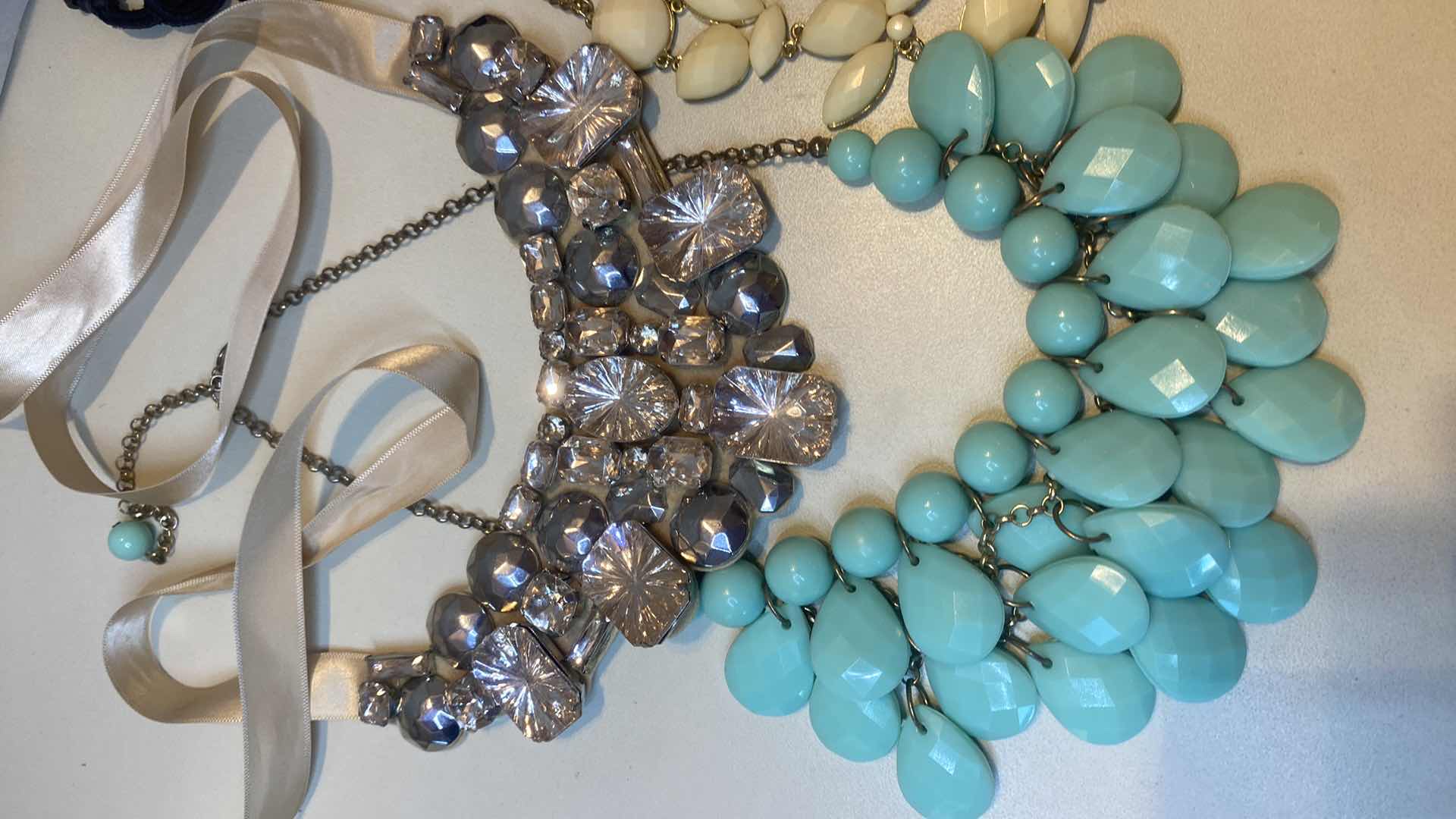 Photo 1 of 4 - NECKLACES FASHION JEWELRY