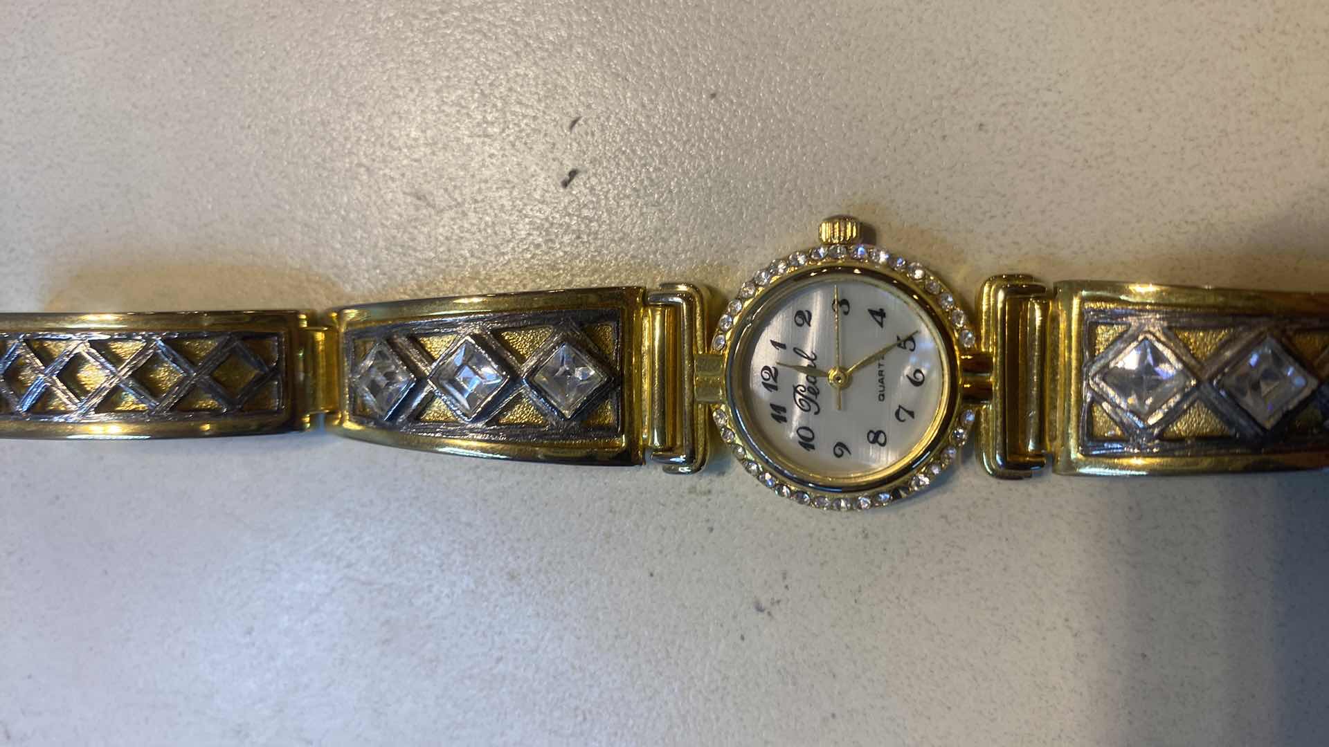 Photo 1 of SUZANNE SUMMERS BOXED WATCH & PEARL WATCH