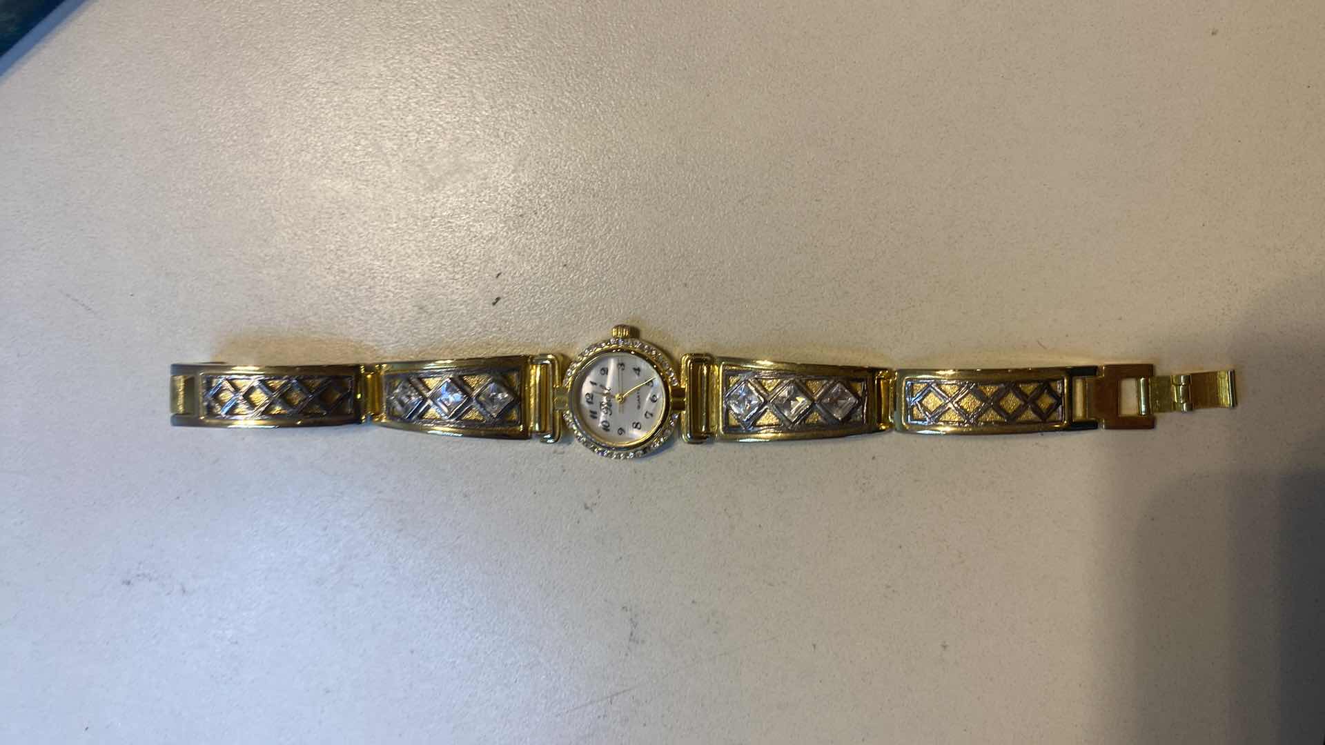 Photo 1 of SUZANNE SUMMERS BOXED WATCH & PEARL WATCH