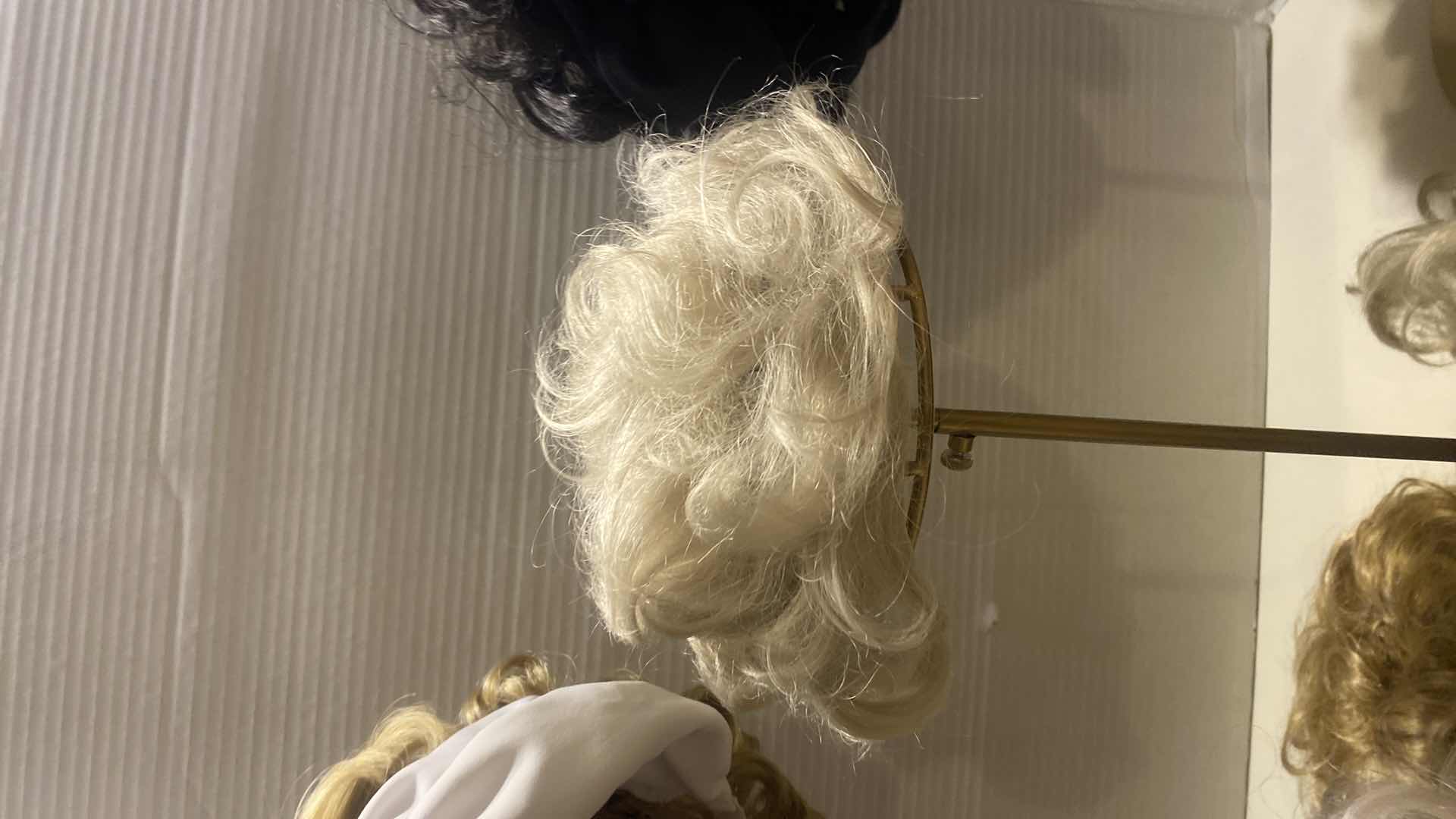 Photo 1 of 2 - WIGS & 8 HAIR TOPPERS
