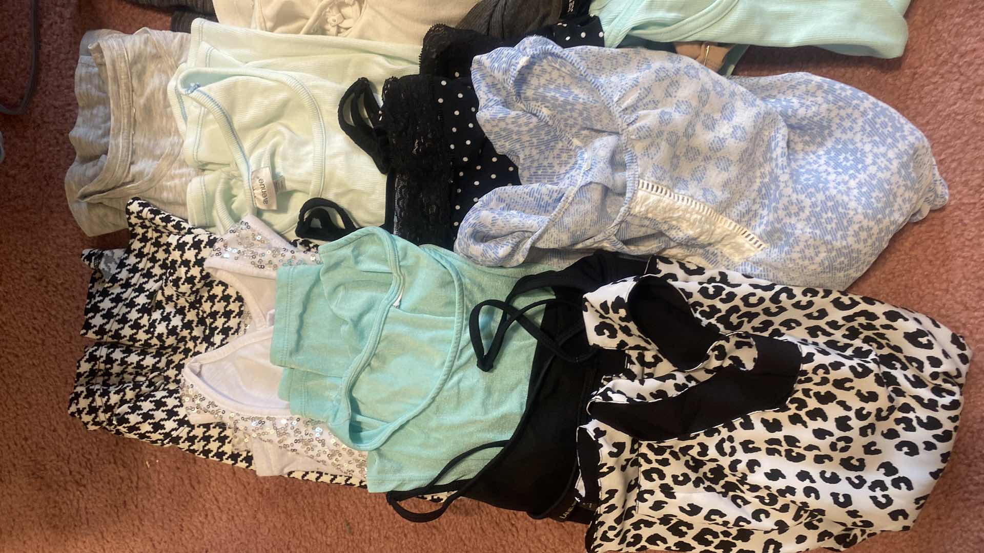 Photo 1 of 25 - EIMENS SIZE XL & XXL TOPS & SWEATERS IN TOTE