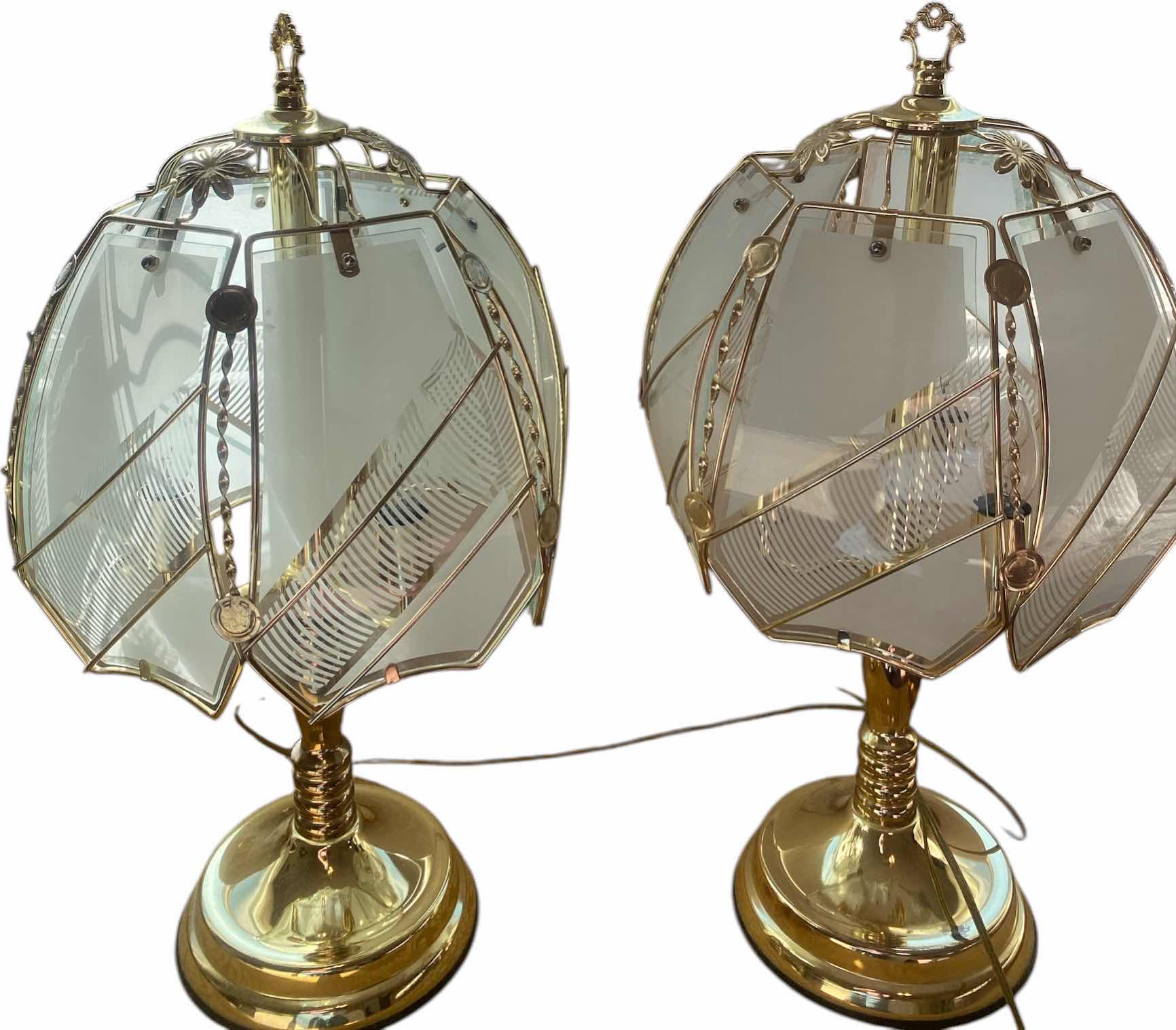 Photo 1 of 2 - GLASS SHADE & BRASS TABLE LAMPS H23”