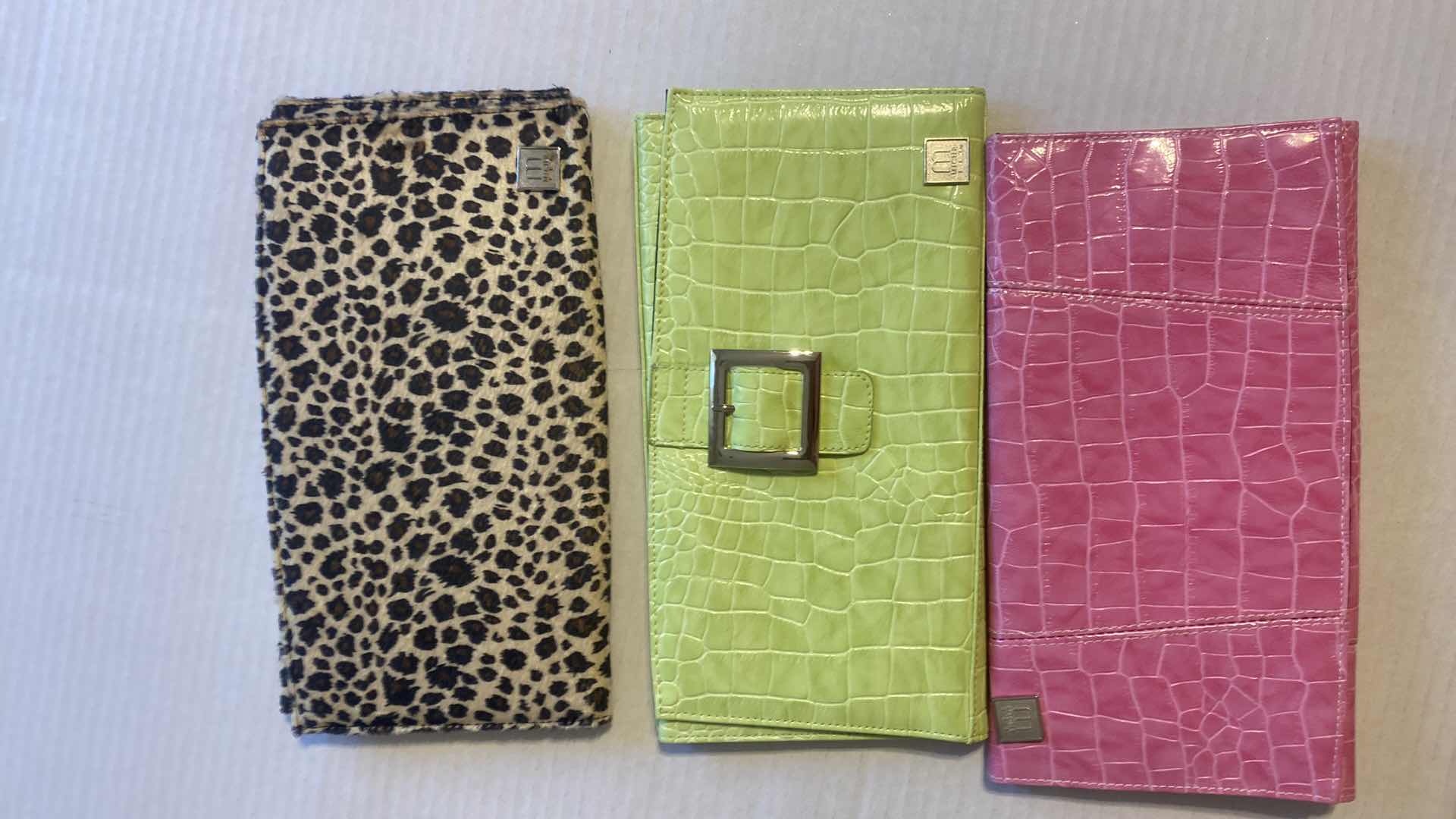 Photo 1 of 6 - WOMENS CLUTCH HANDBAGS