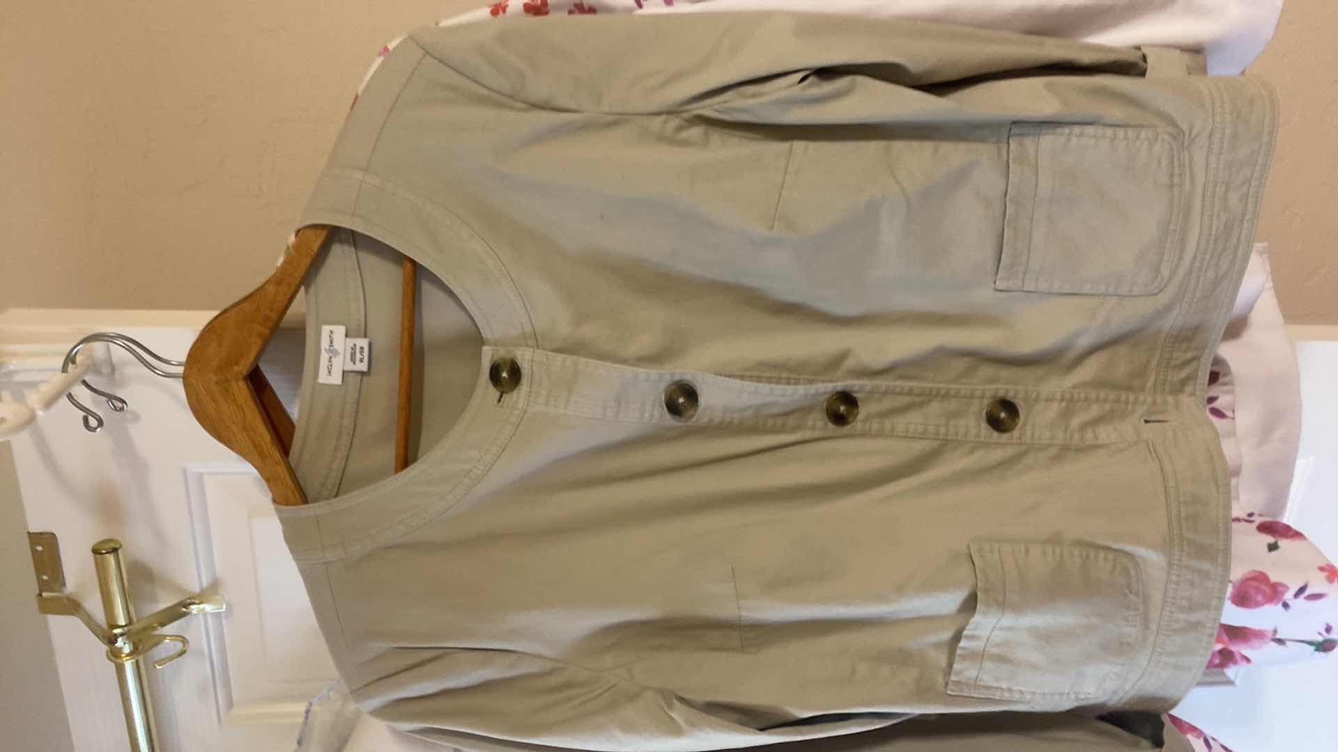 Photo 1 of 5 - WOMENS SIZES EST. XL 4 JACKETS 1 PANTS