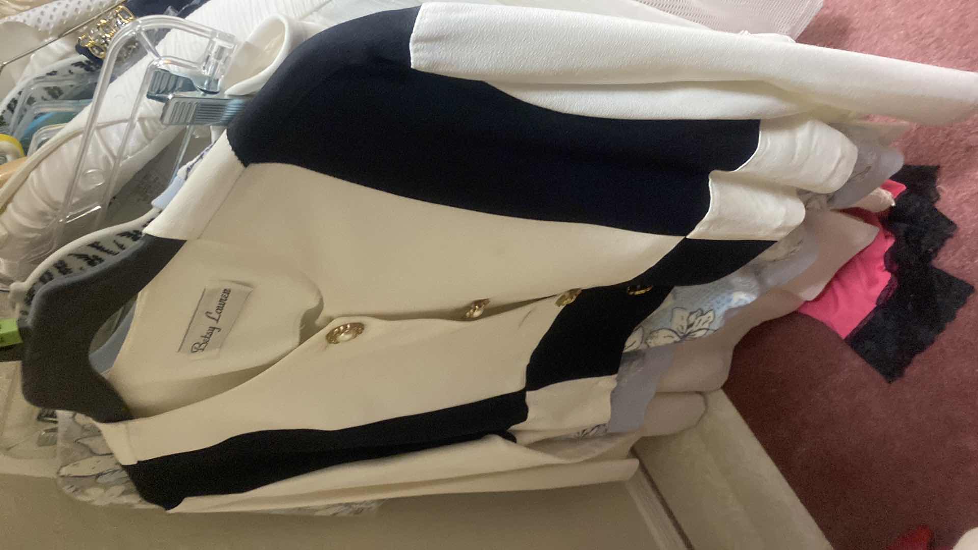 Photo 1 of 35 - WOMENS SIZES 14 16 LARGE TOPS