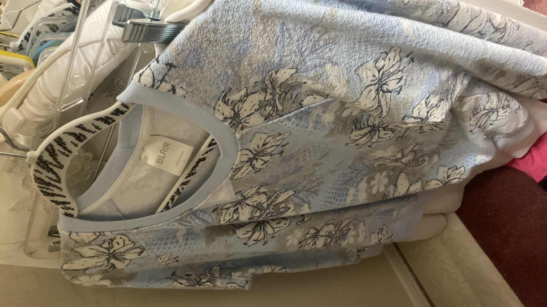 Photo 1 of 35 - WOMENS SIZES 14 16 LARGE TOPS