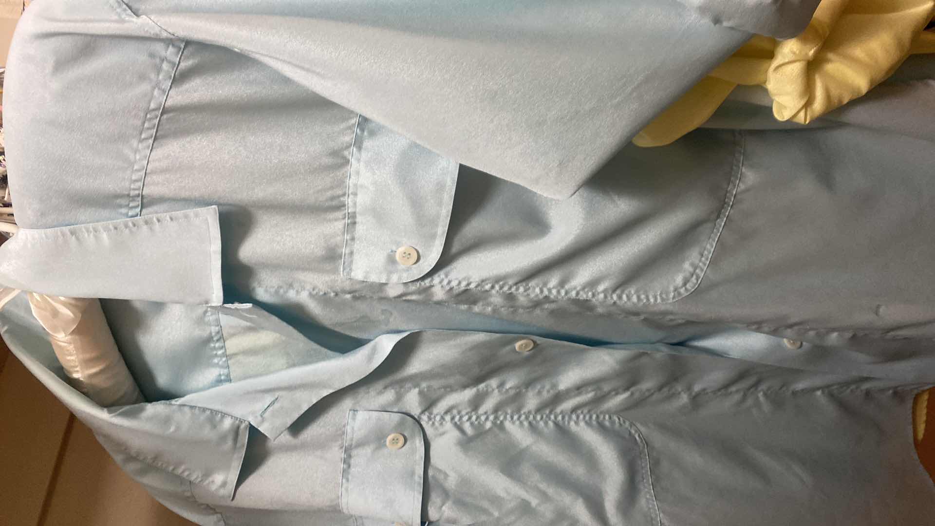 Photo 1 of 14 - WOMENS SIZE 8 M S TOPS SWEATERS