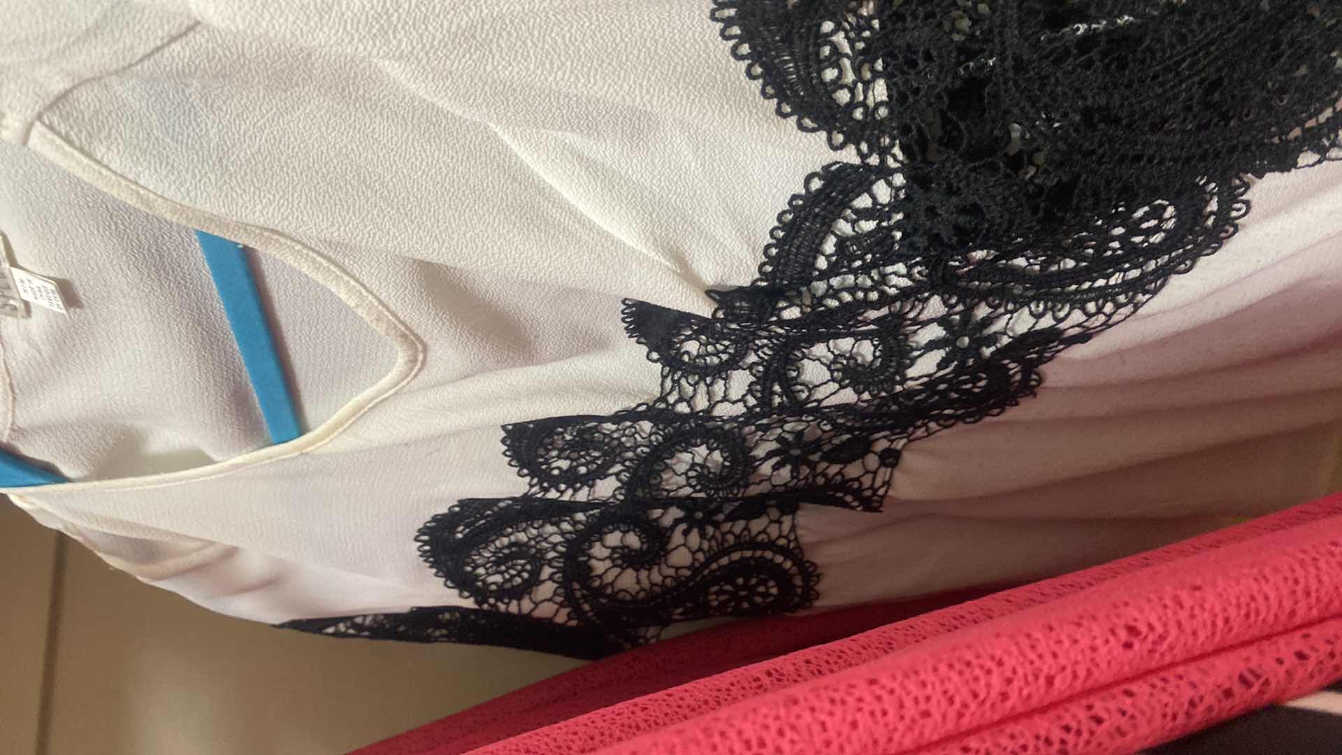 Photo 1 of 14 - WOMENS SIZE 8 M S TOPS SWEATERS