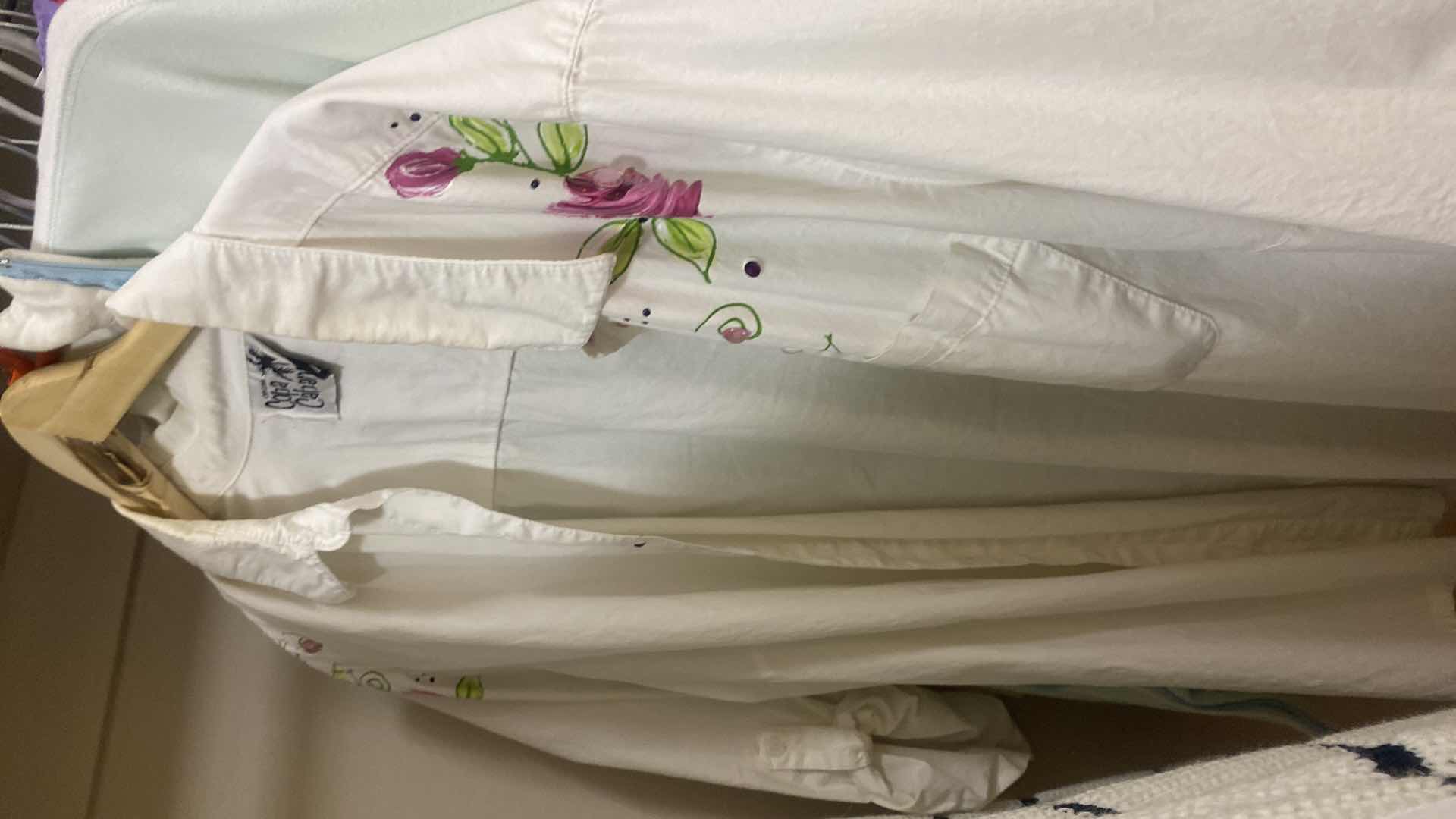 Photo 1 of 25 - WOMENS SIZES XL 1X 2X TOPS