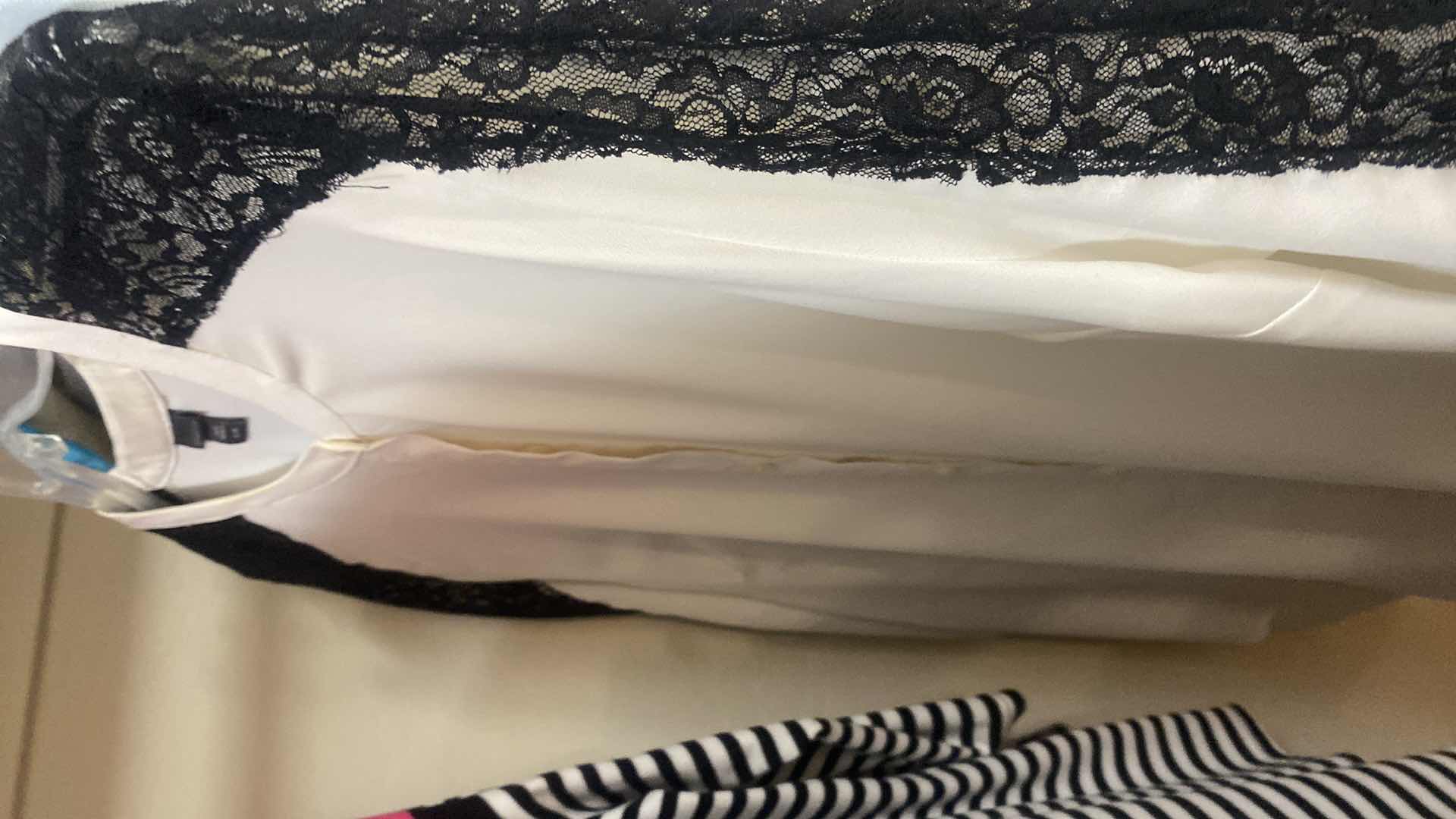 Photo 1 of 25 - WOMENS SIZES XL 1X 2X TOPS