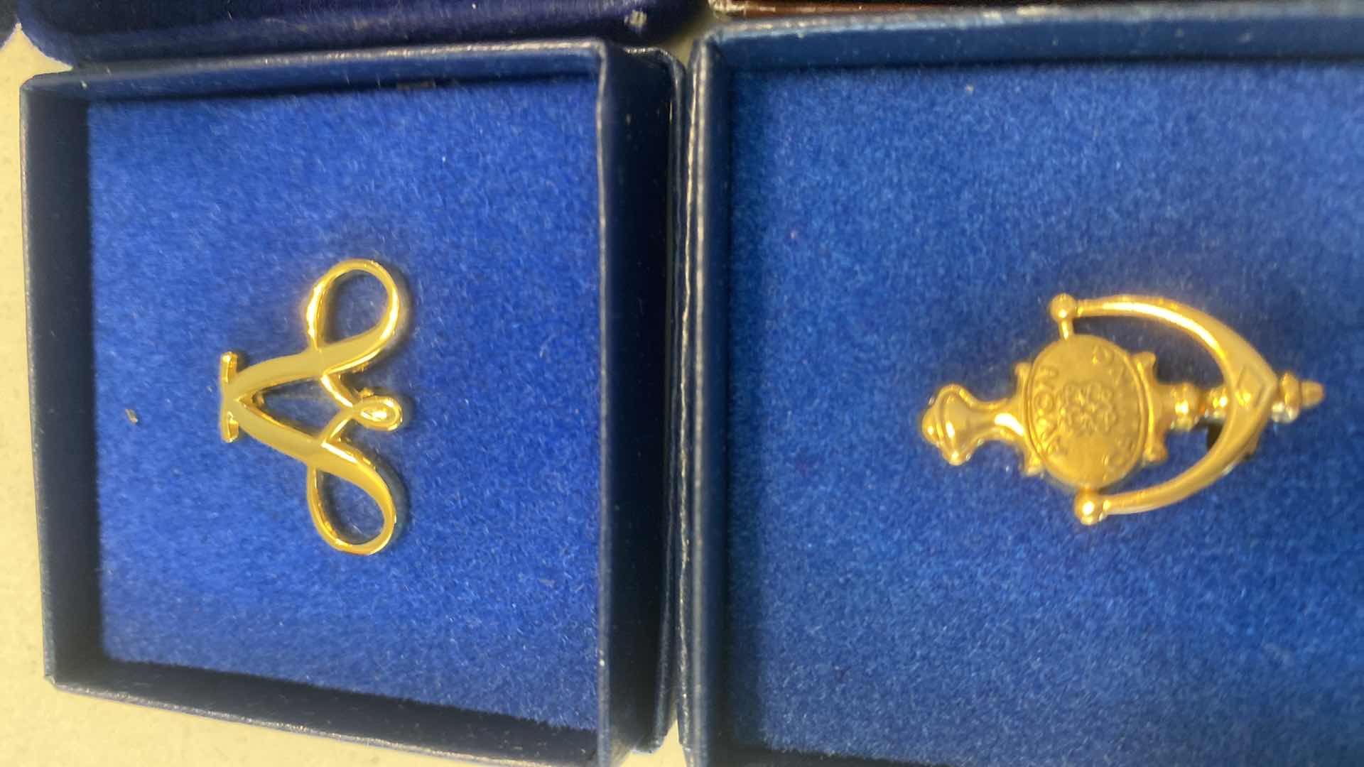 Photo 1 of 4 - AVON REPRESENTATIVE PINS