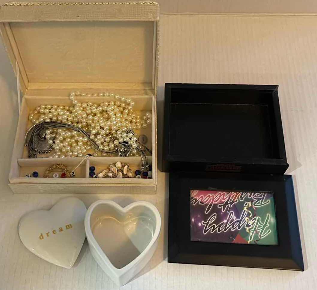 Photo 1 of (3) PCS PRIMARY BEDROOM JEWELRY BOX, INCLUDES JEWELRY