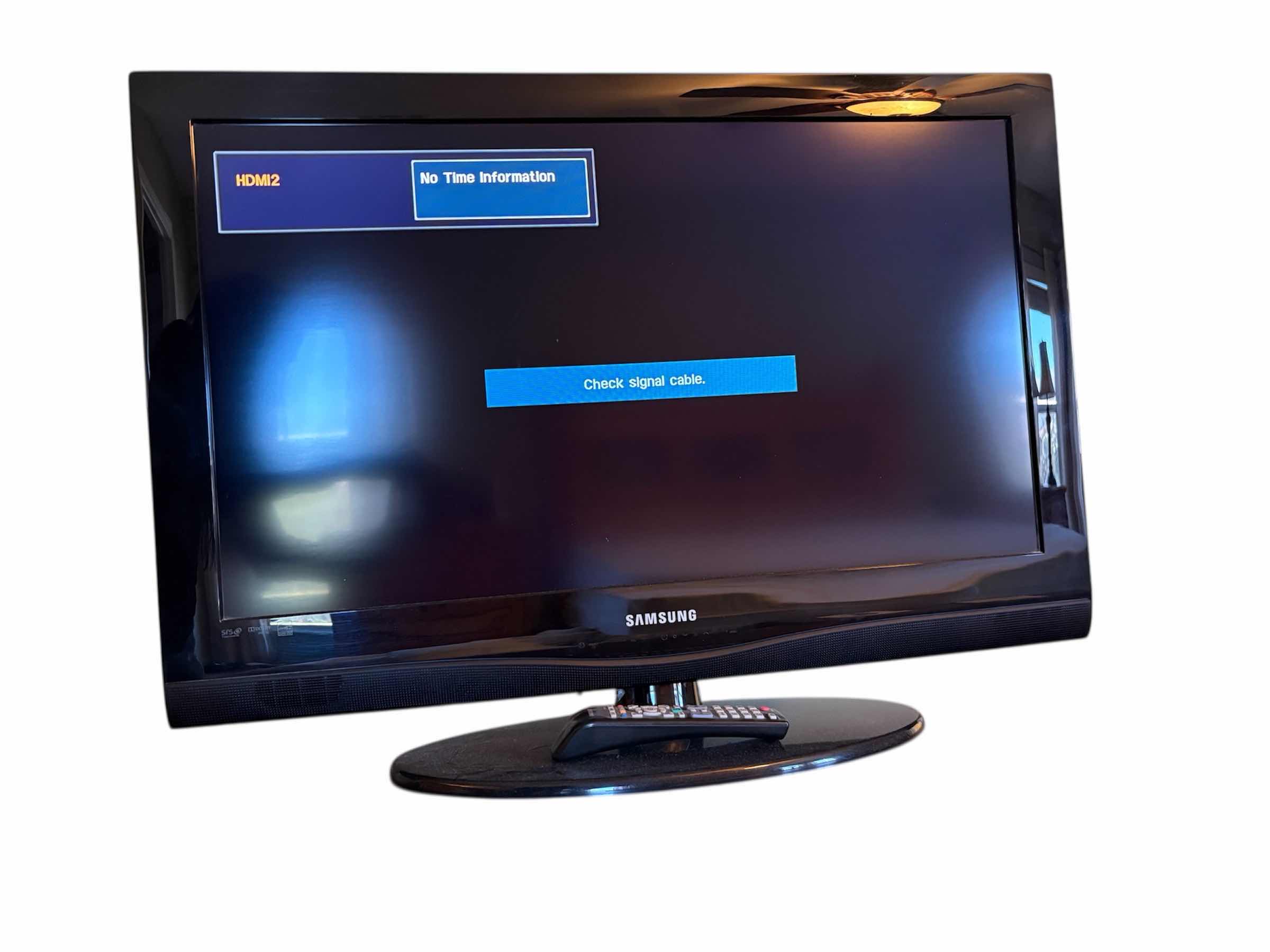 Photo 1 of 31” SAMSUNG TV, REMOTE