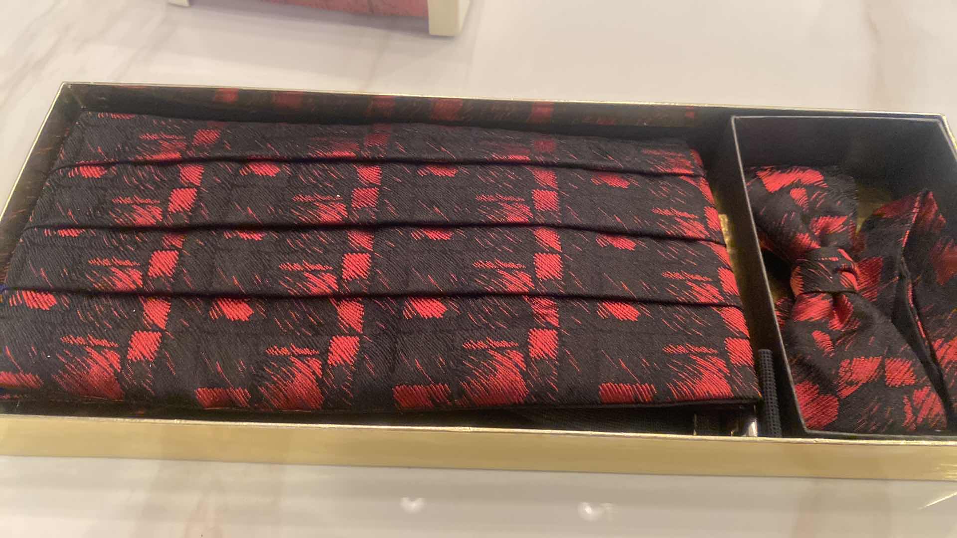 Photo 1 of 2-CUMBERBUND'S W BOW-TIE