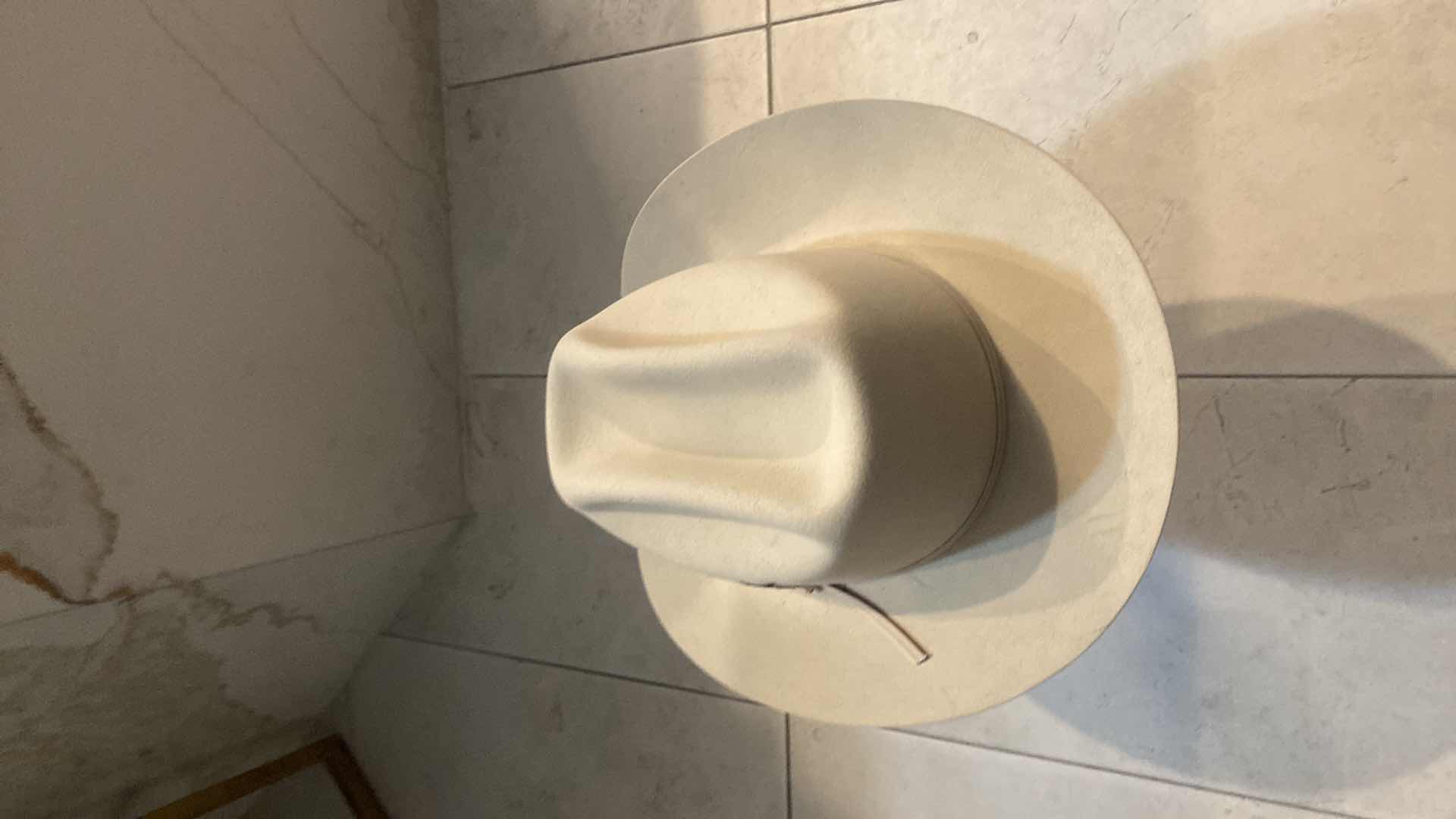 Photo 1 of XXXX STETSON 4X BEAVER HAT SIZE 7 1/2