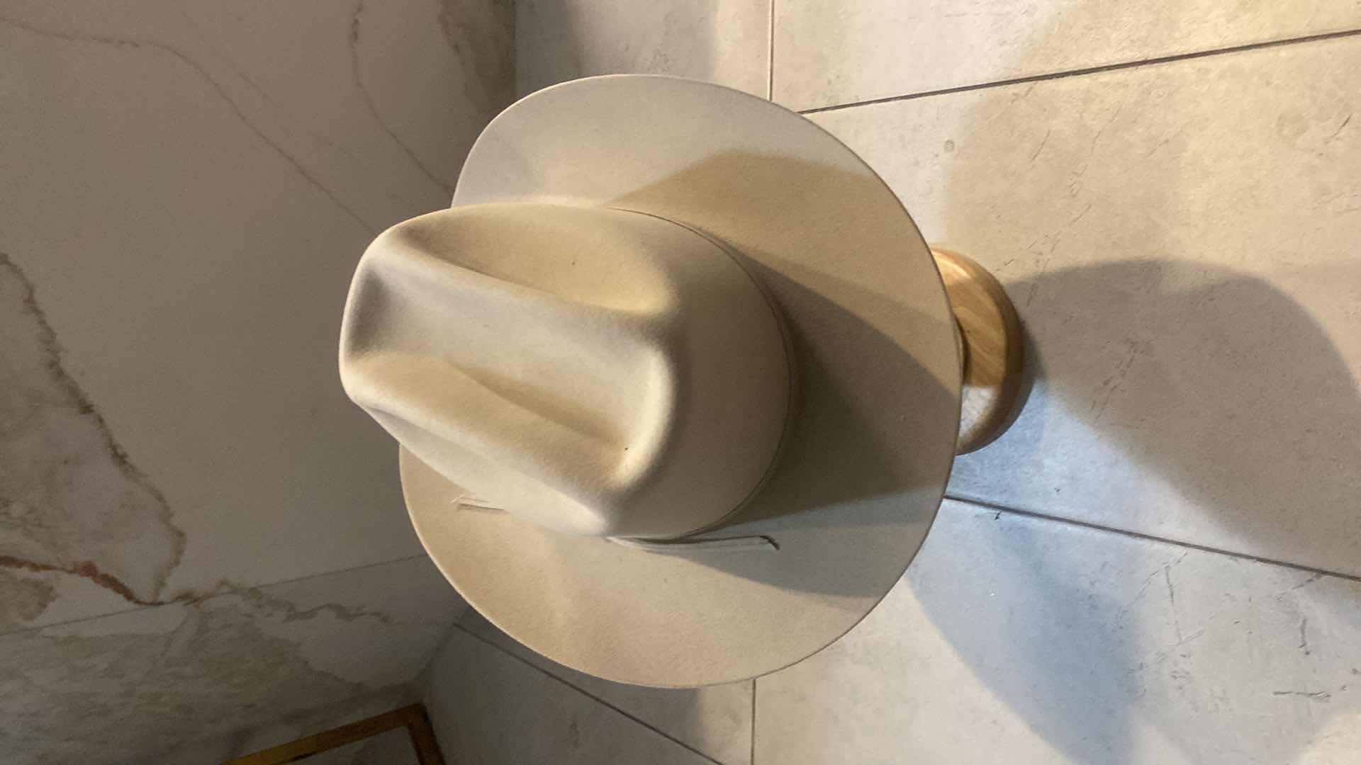 Photo 1 of XXXX STETSON 4X BEAVER HAT SIZE 7 1/2