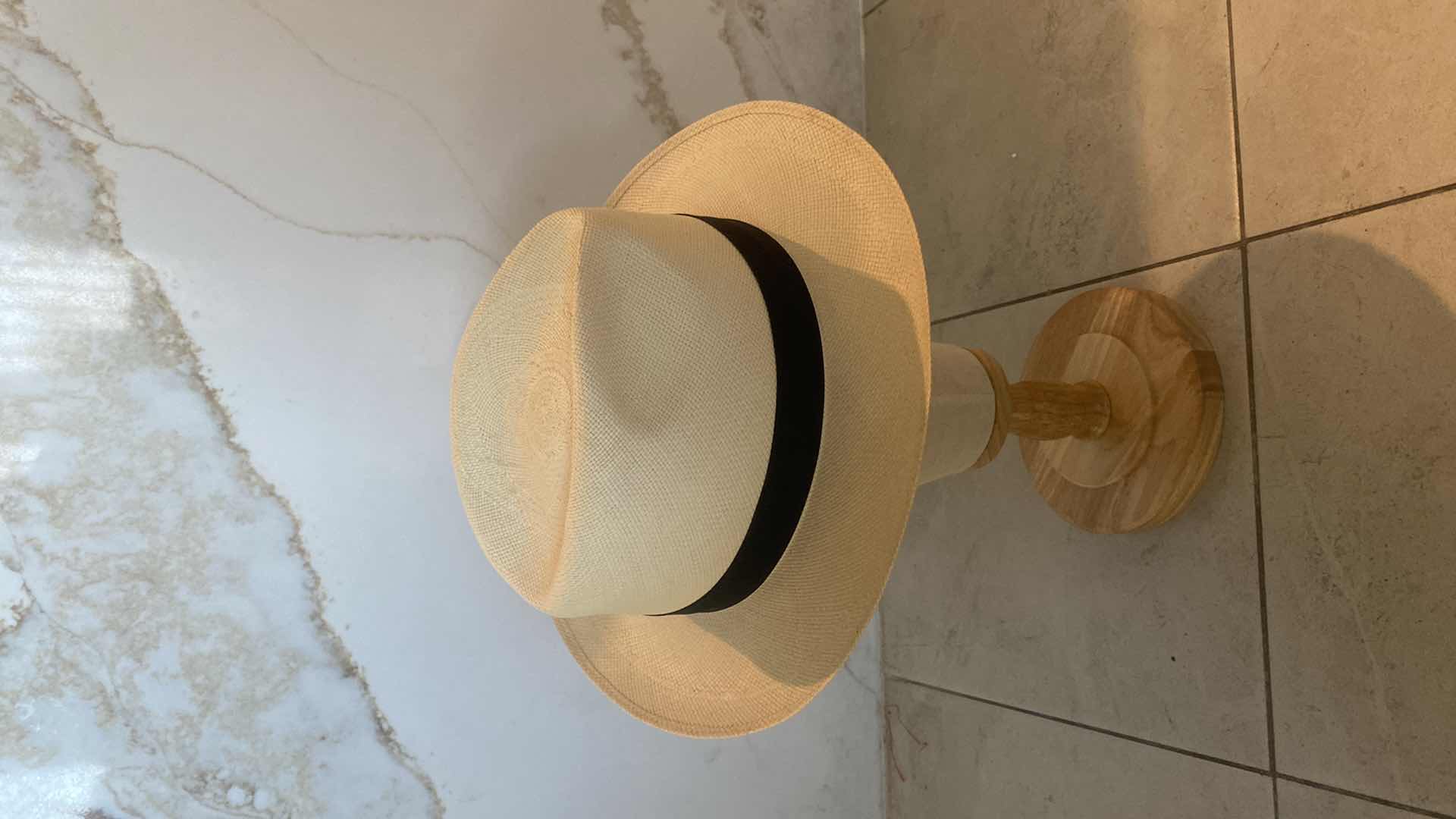 Photo 1 of $100 MONTECRISTI PANAMA HAT BEIGE SIZE XL
