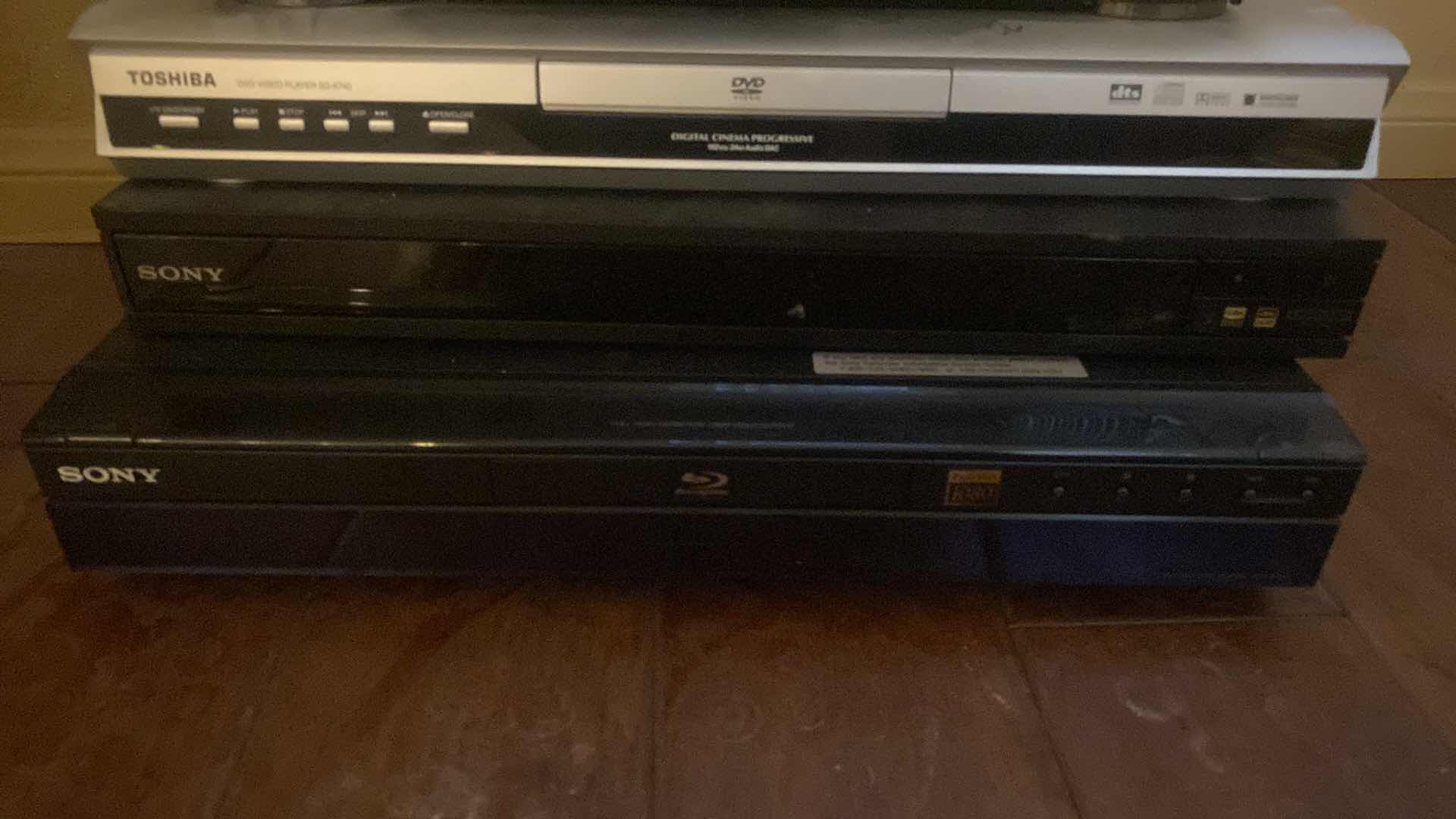 Photo 1 of 5 - VARIOUS ELECTRONICS